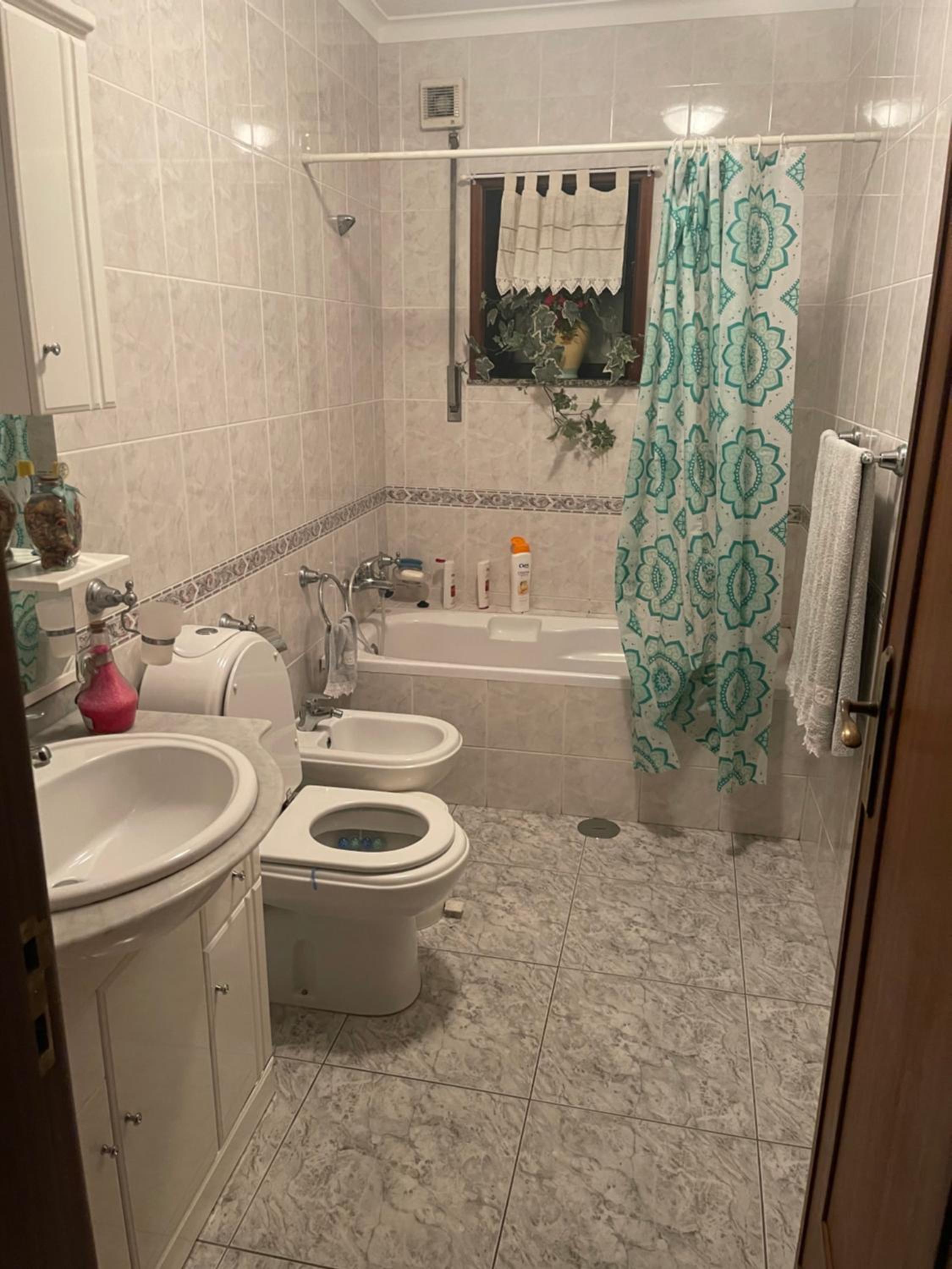 Three-Bedroom Apartment - Photo 4