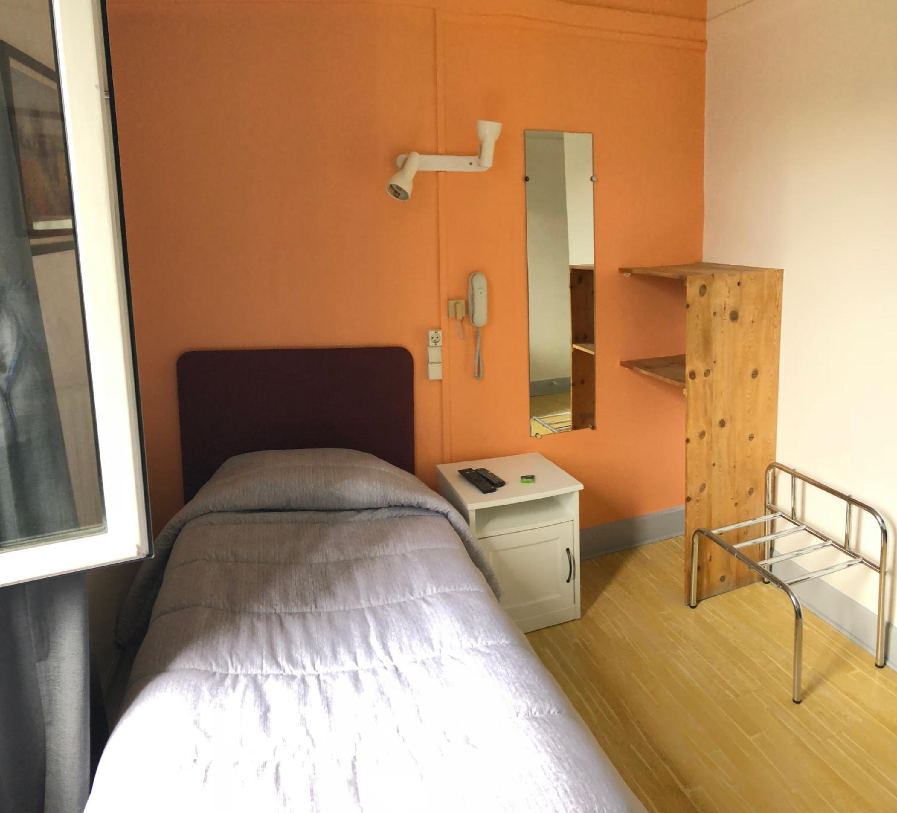 Basic Single Room photo 3