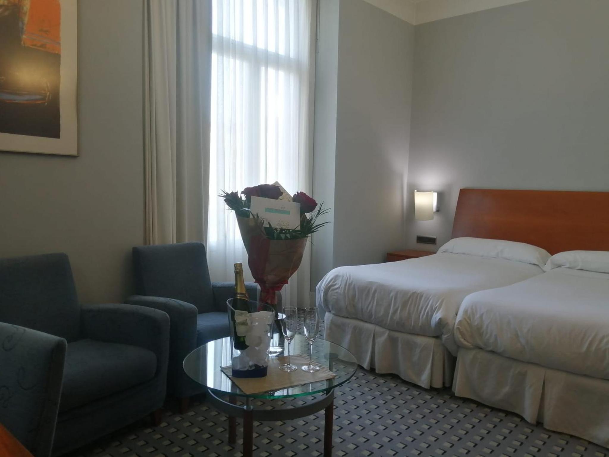 Double or Twin Room - Photo 13