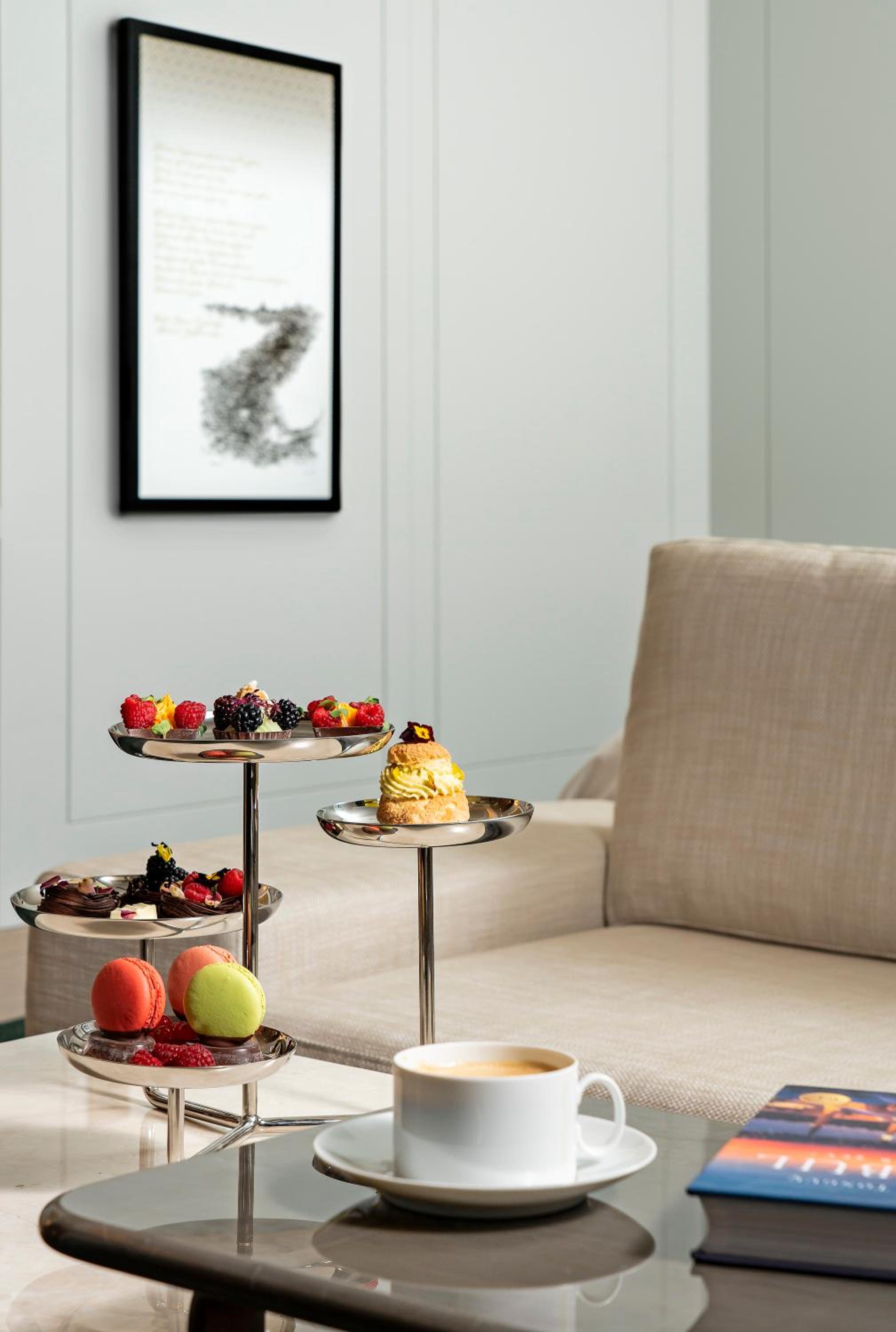 Corner Suite - Photo 6