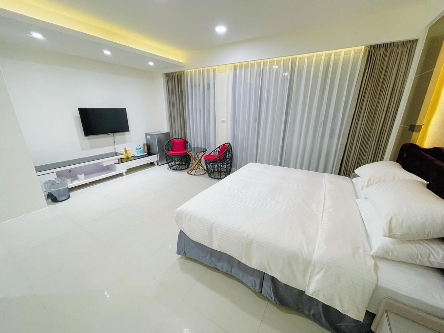 Standard Queen Room photo 3