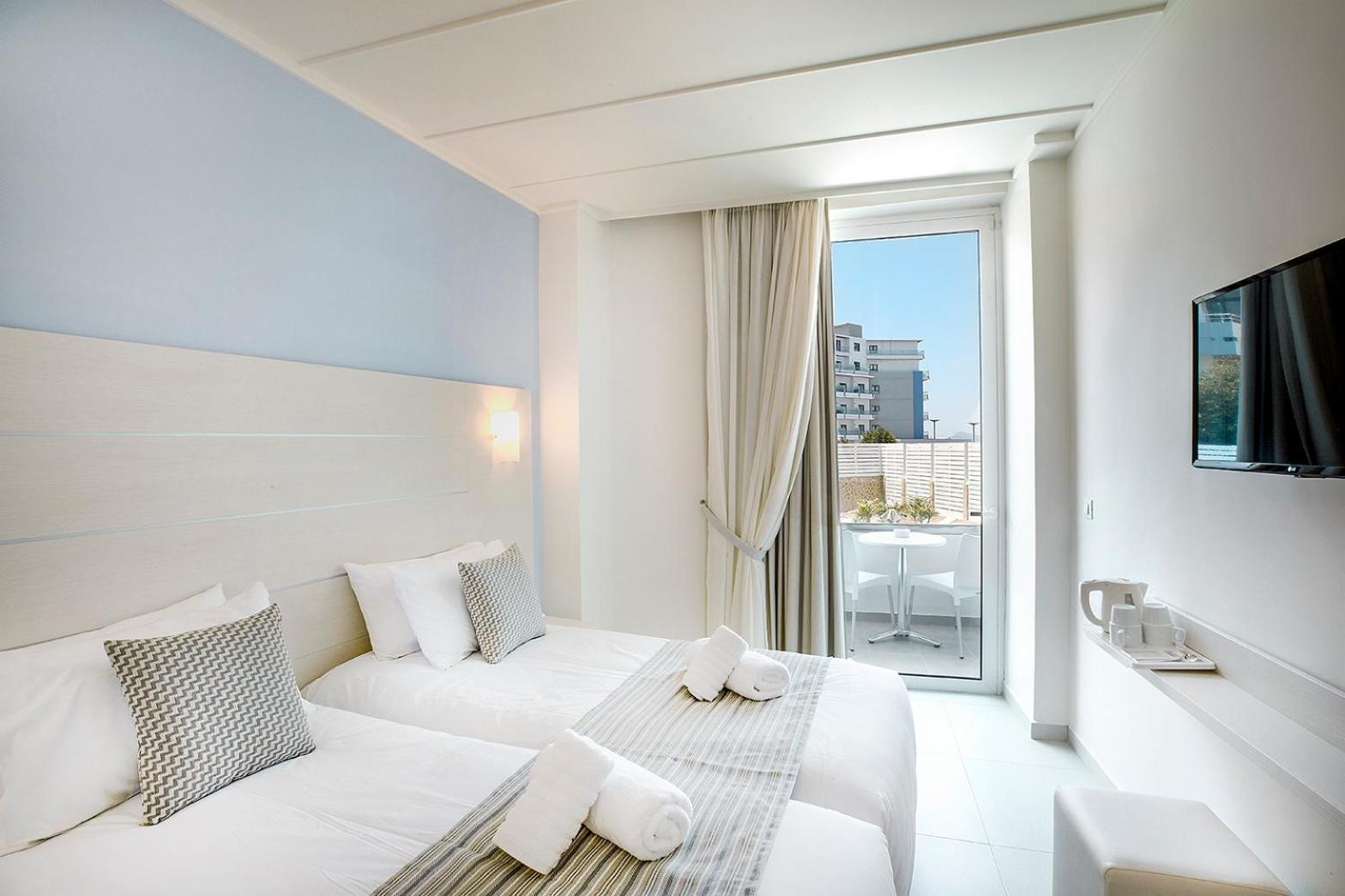 Standard Double or Twin Room - Photo 2