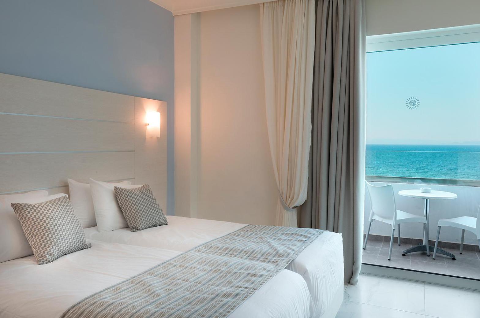 Twin Room with Sea View photo 2