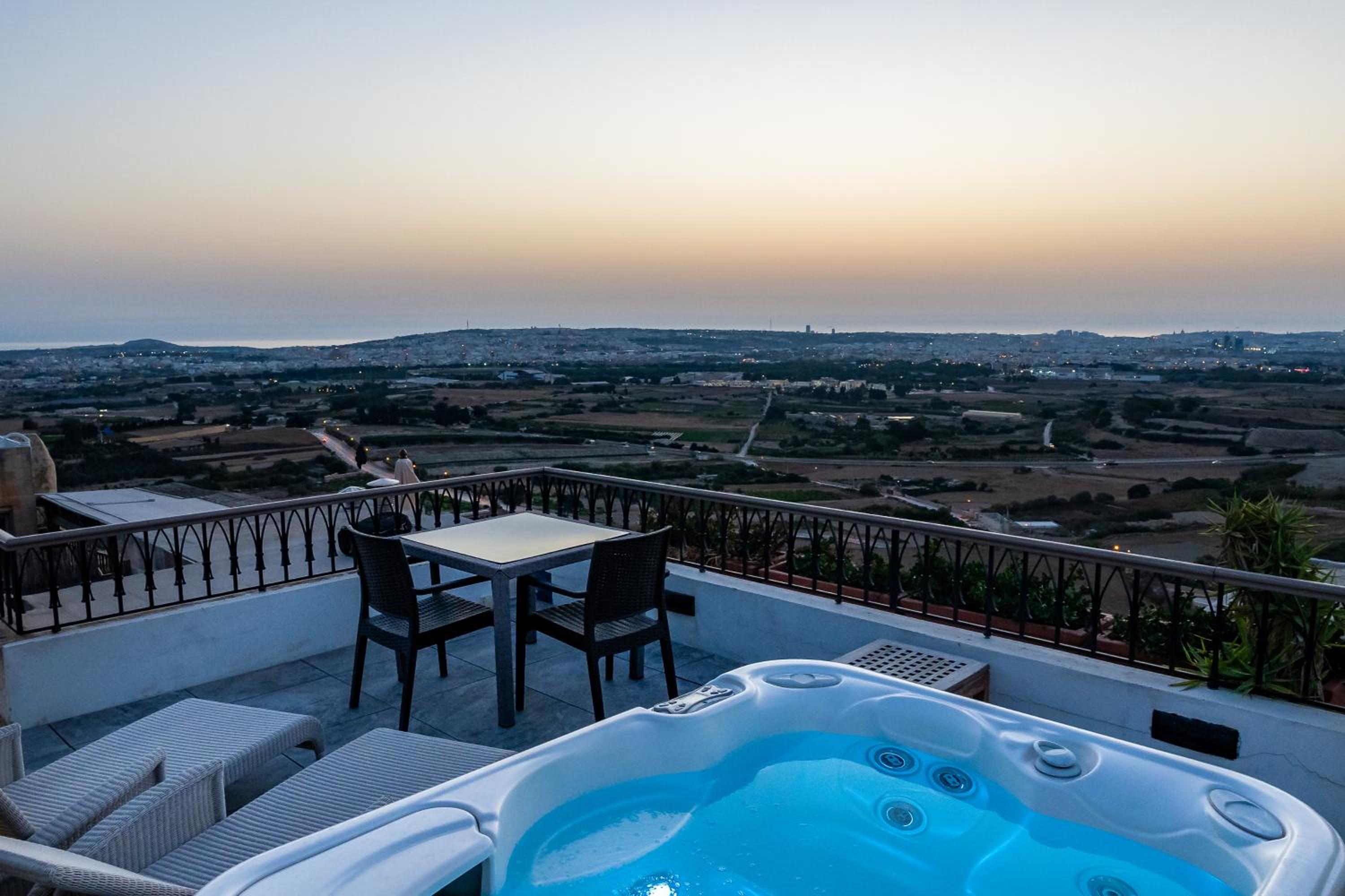 Superior Suite with Terrace and Hot Tub