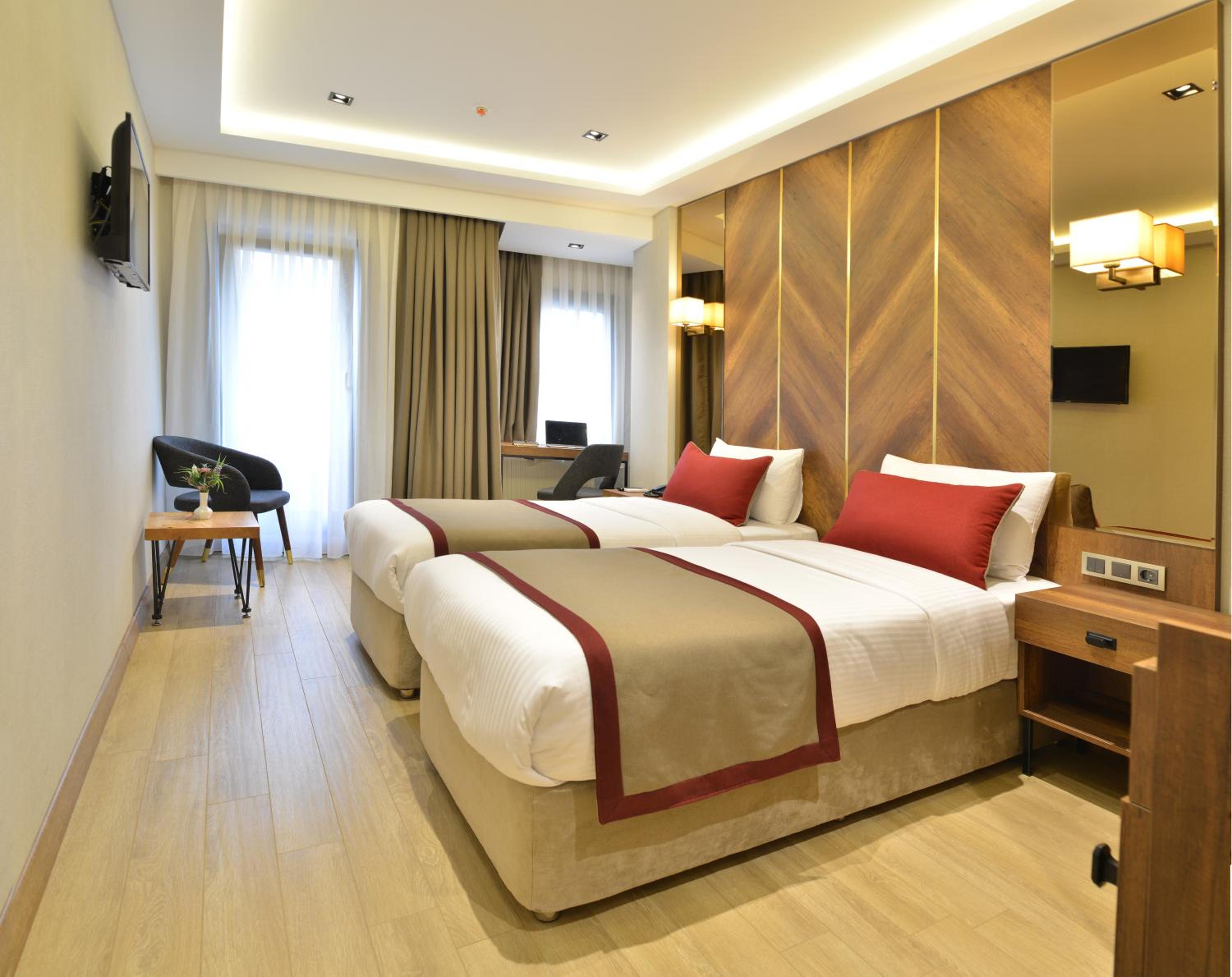 Twin Room with Balcony photo 2