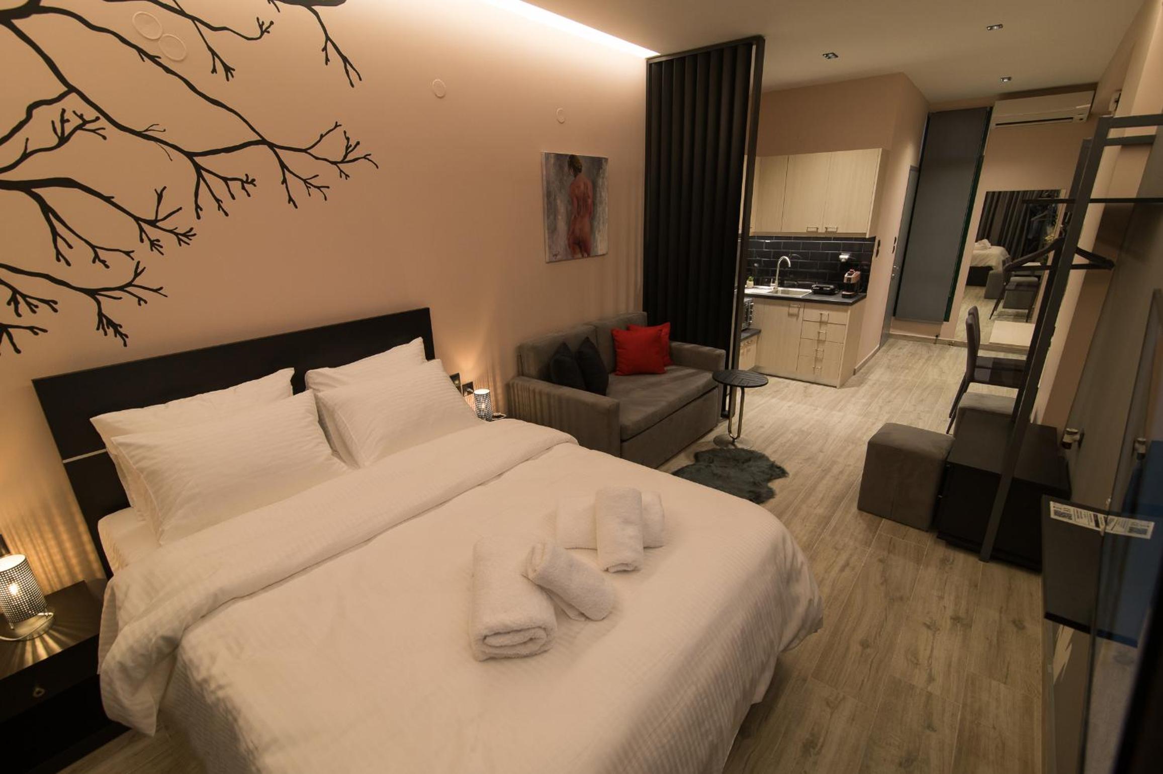 One-Bedroom Apartment - Photo 5
