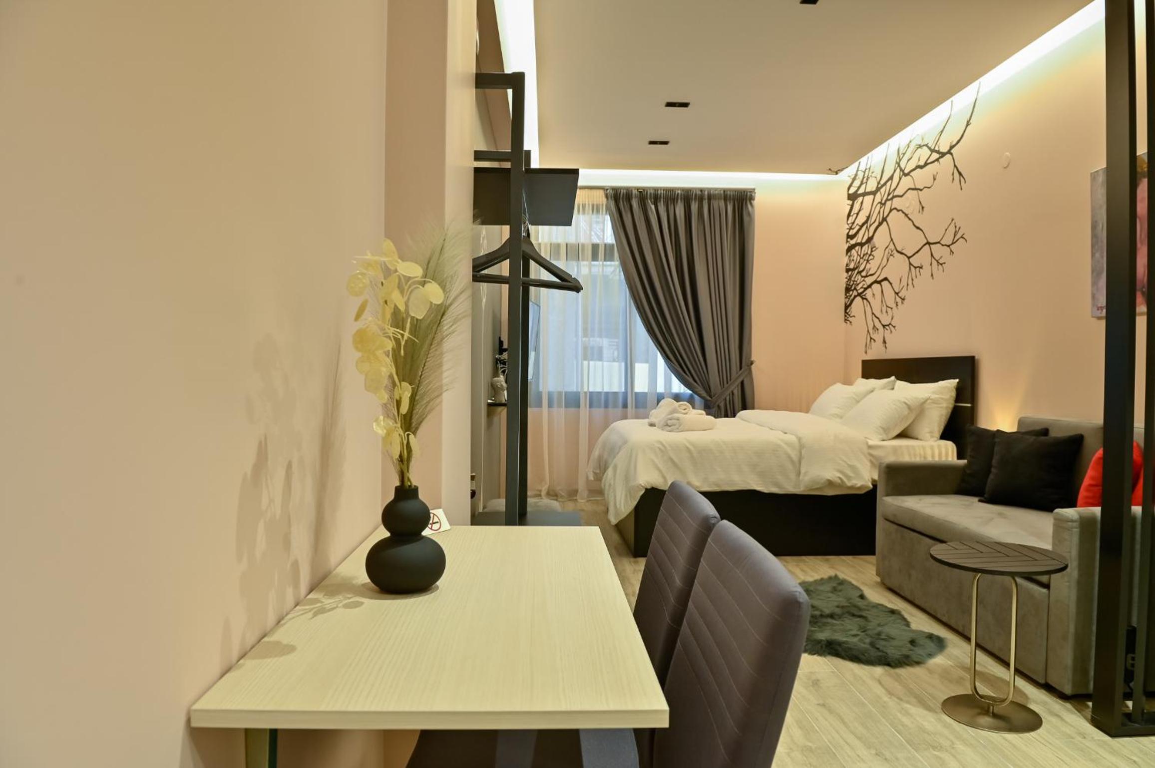 One-Bedroom Apartment - Photo 29