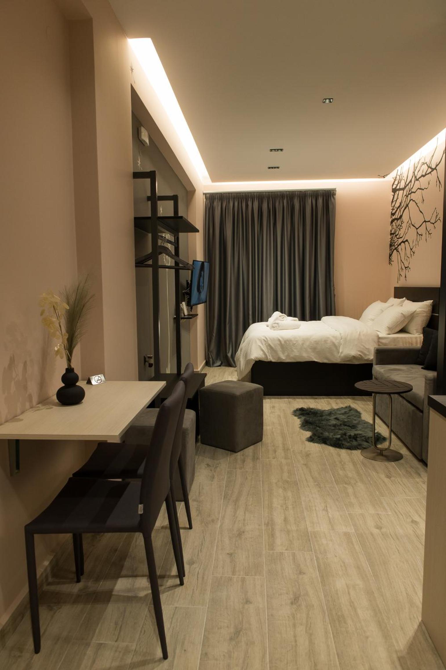 One-Bedroom Apartment - Photo 28