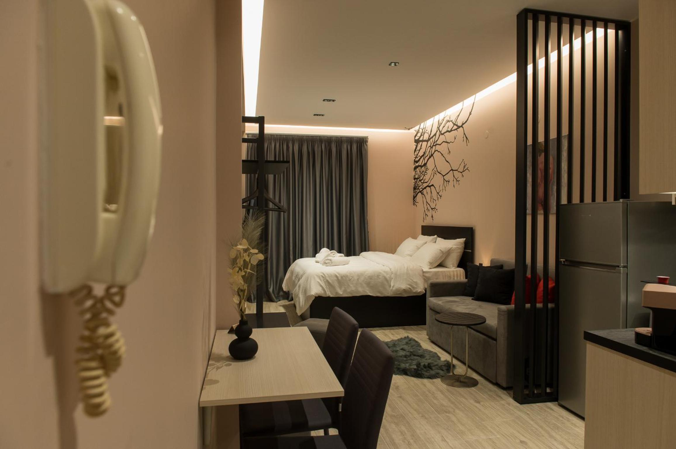 One-Bedroom Apartment - Photo 42