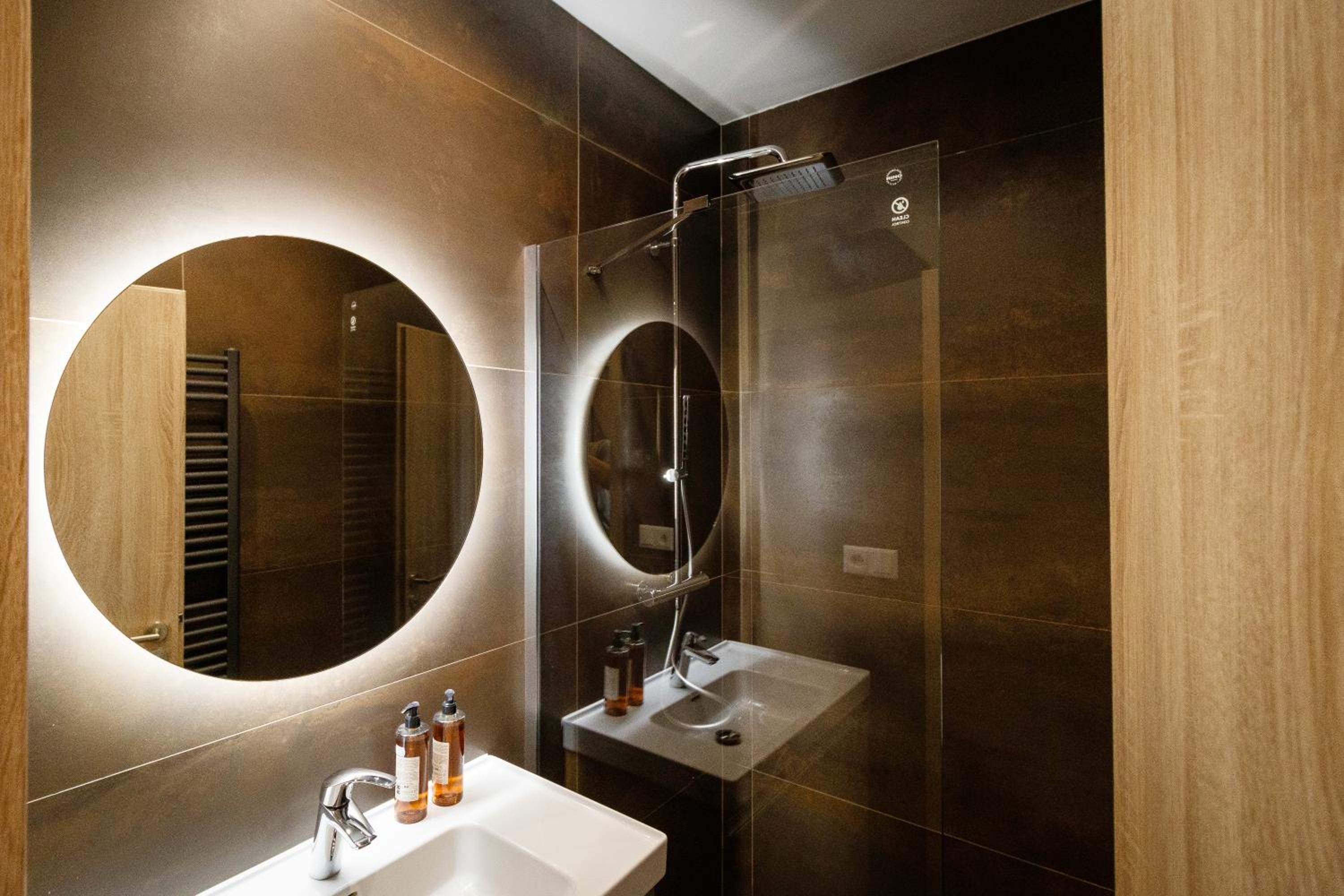 One-Bedroom Apartment - Photo 23