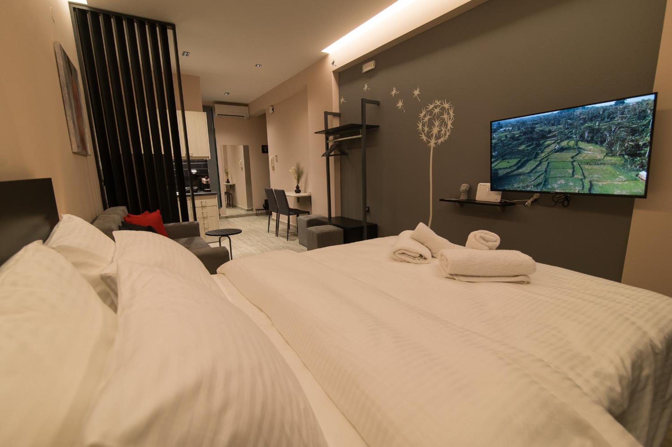 One-Bedroom Apartment - Photo 1