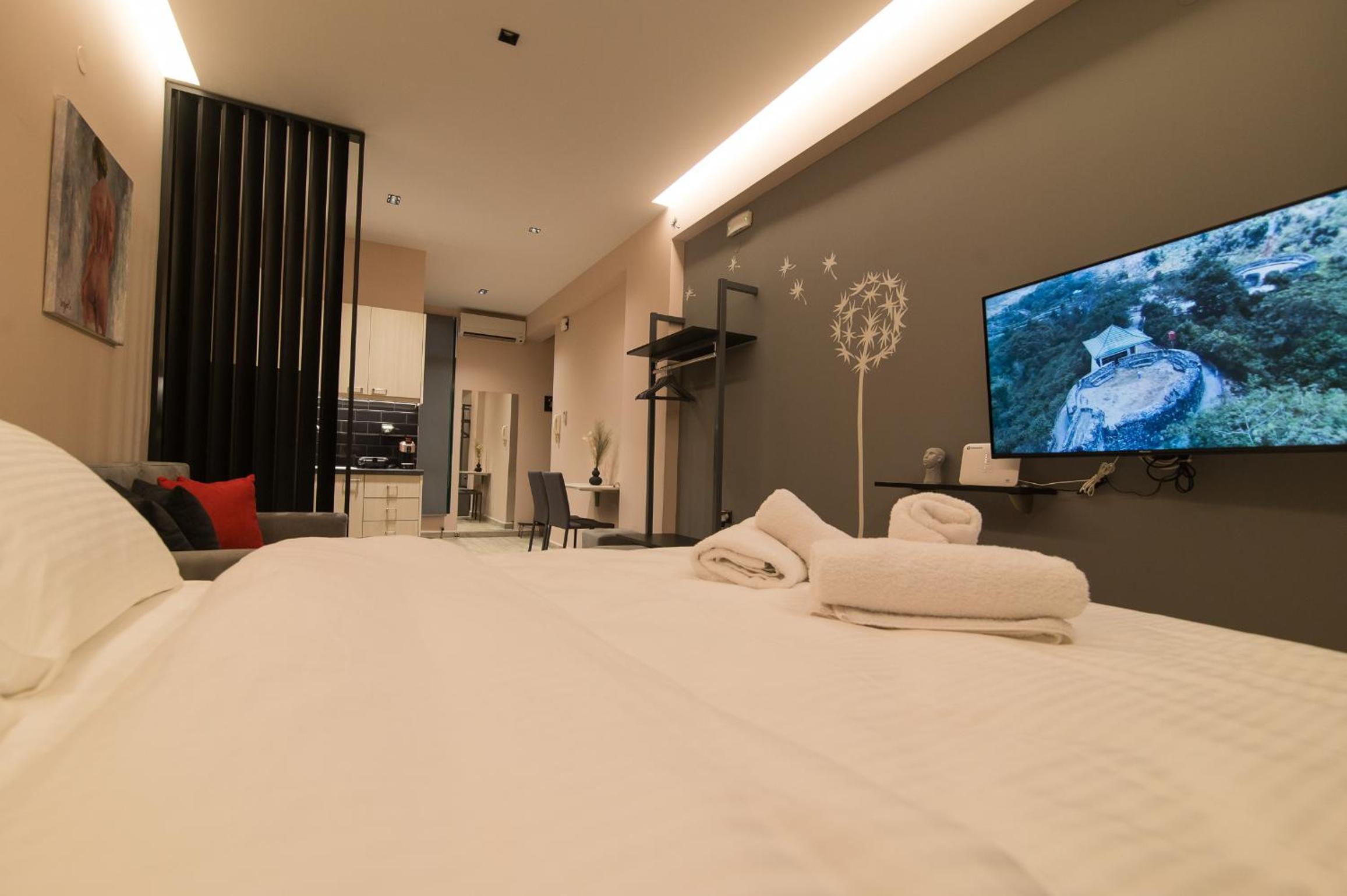One-Bedroom Apartment - Photo 30