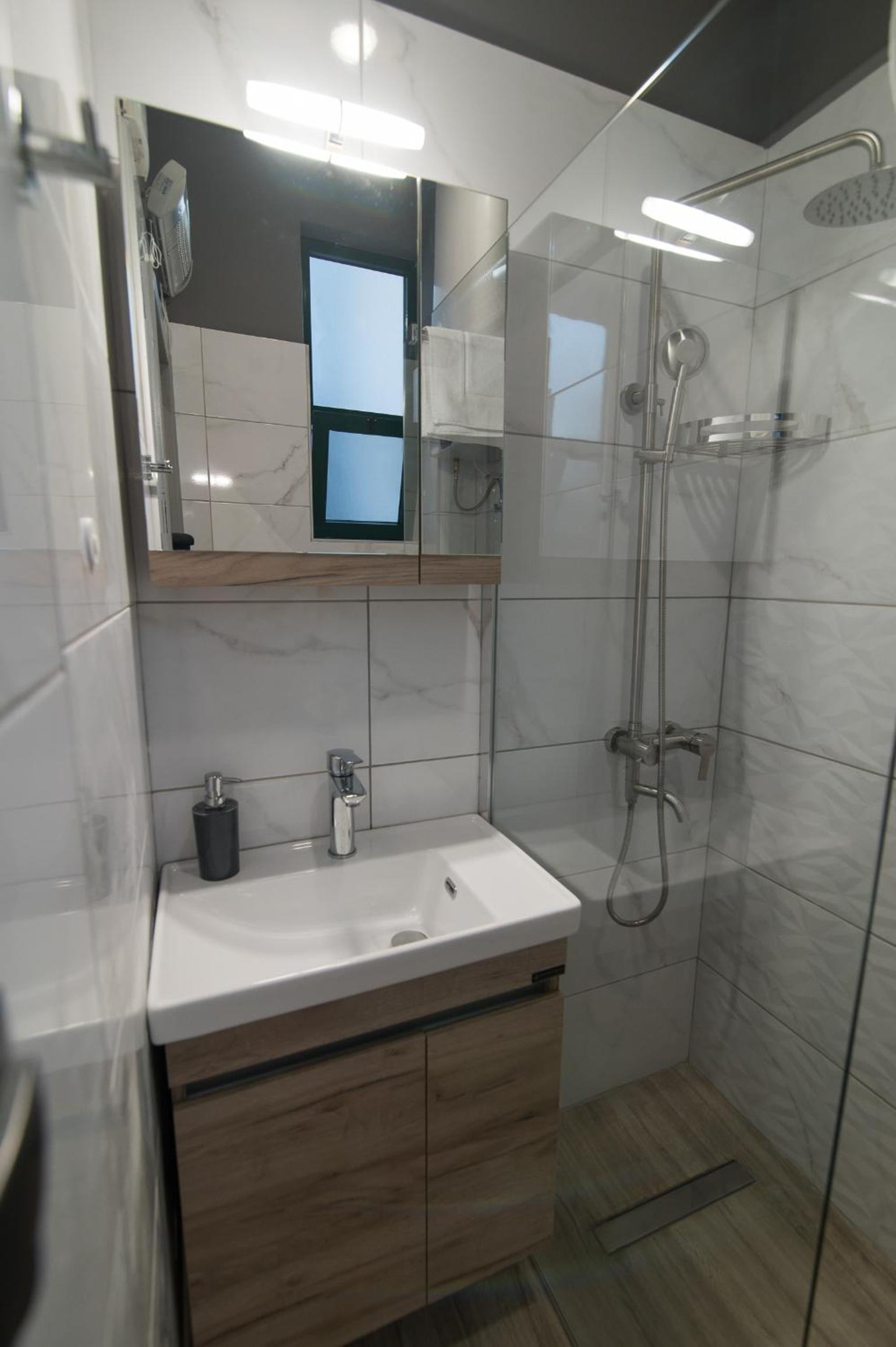 One-Bedroom Apartment - Photo 12
