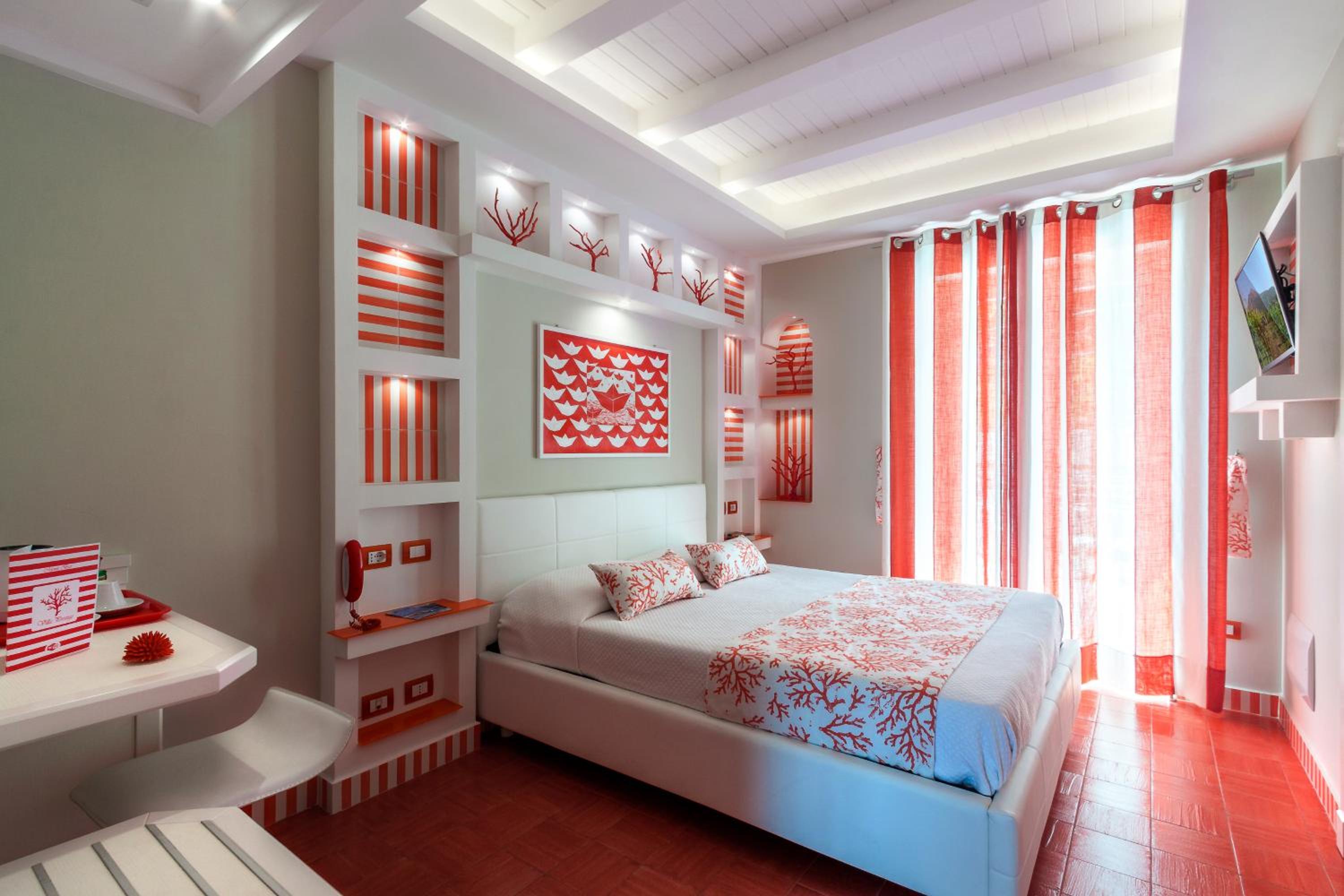 Deluxe Double Room with Sea View - Photo 2