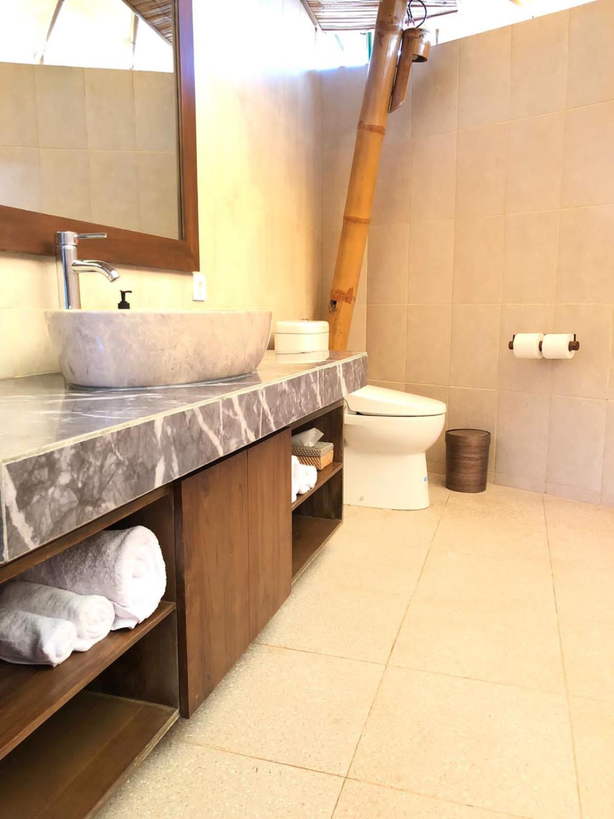 Large Double Room - Photo 10