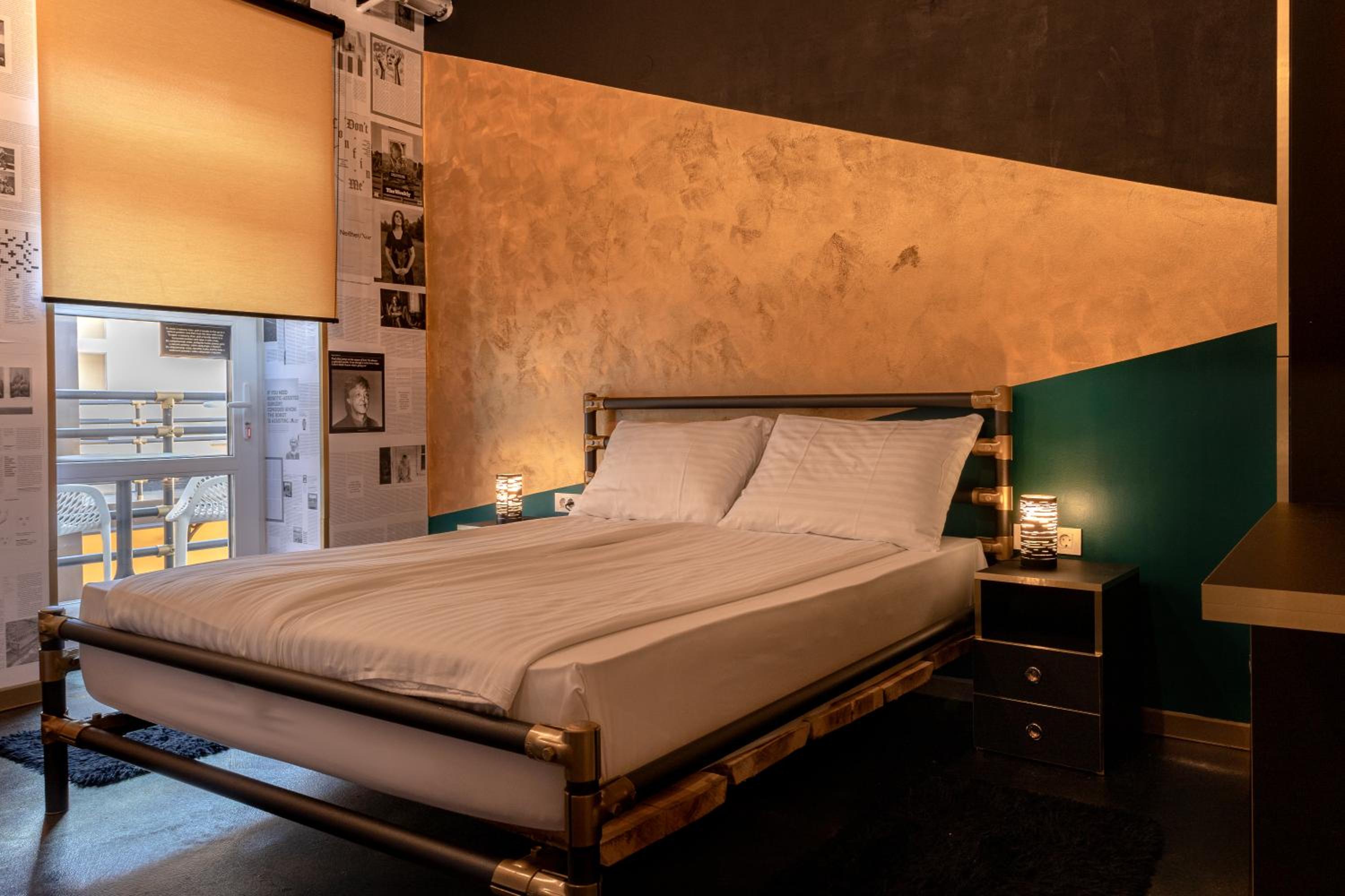 Double Room with Balcony - Photo 1