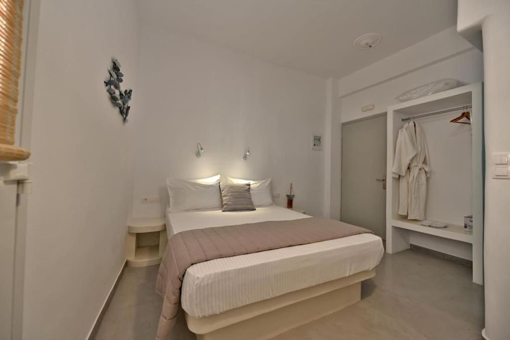 One-Bedroom Apartment photo 3
