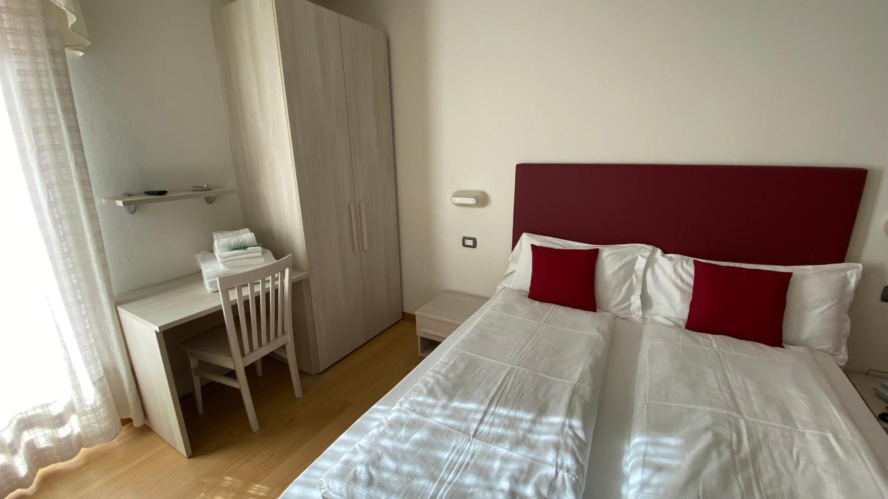 Quadruple Room with Balcony photo 3