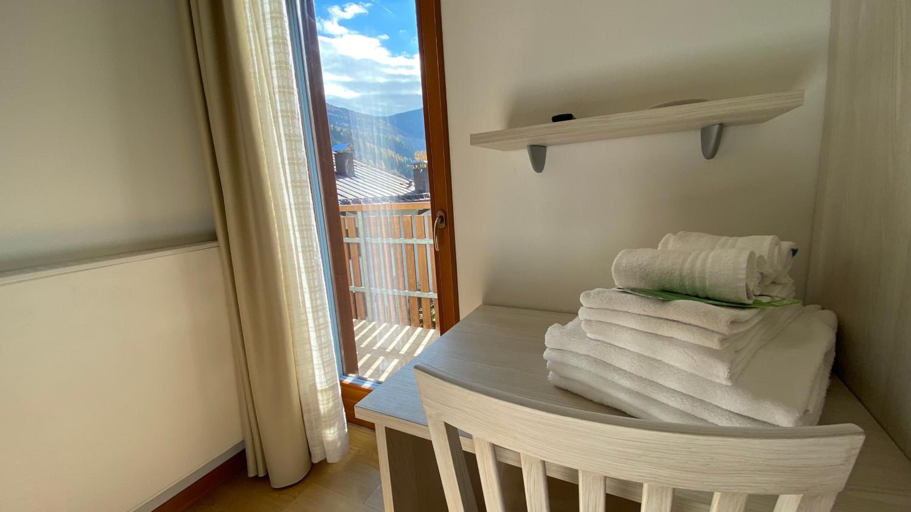Quadruple Room with Balcony photo 2