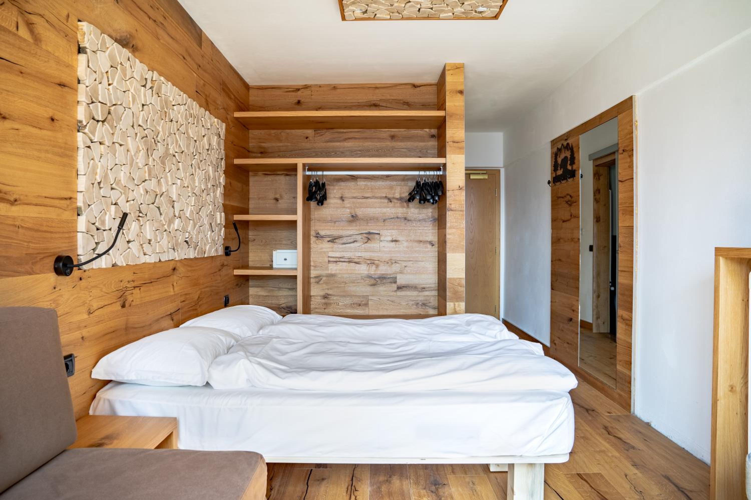 Superior Double or Twin Room with Mountain View photo 3
