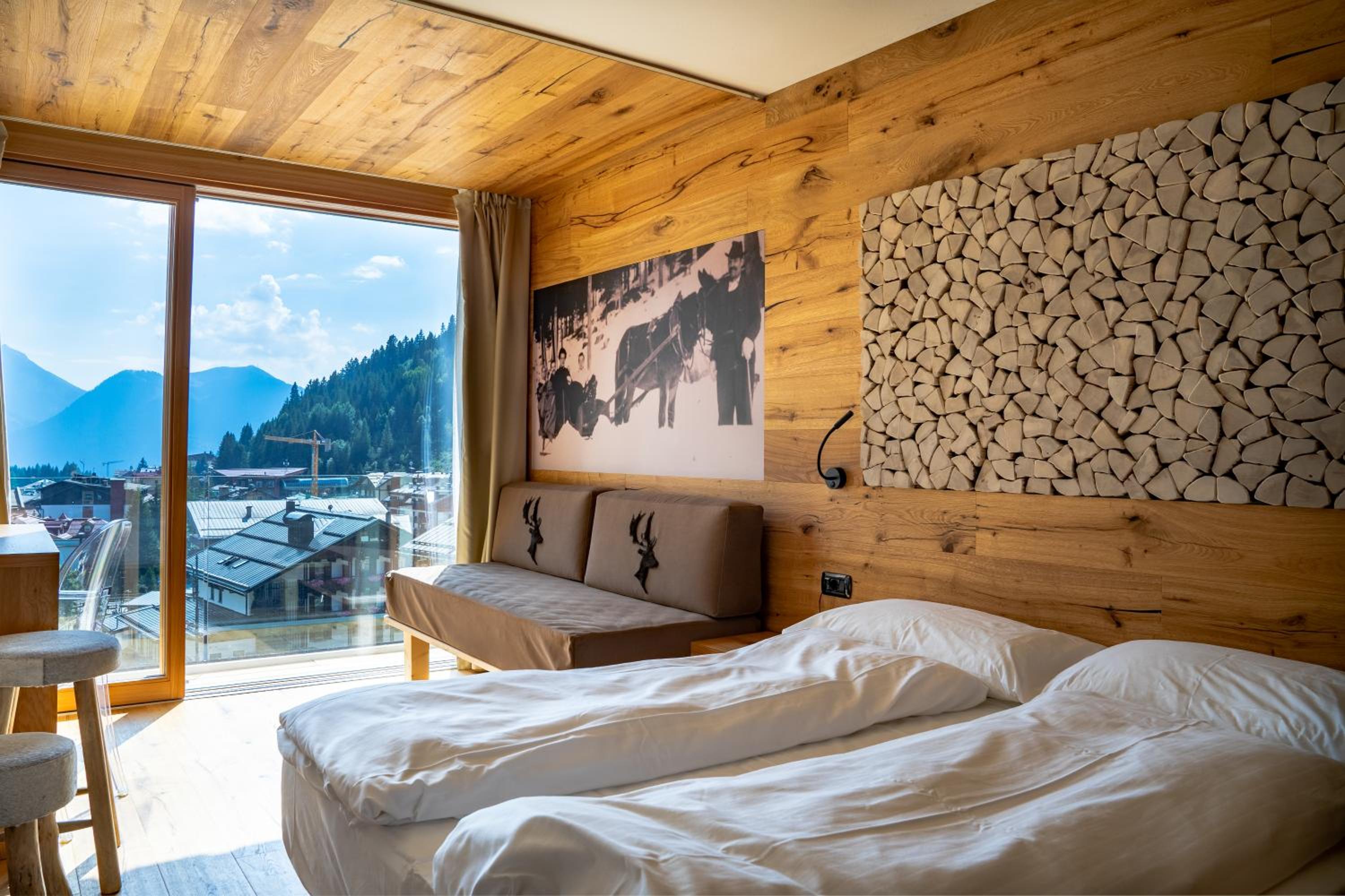 Superior Double or Twin Room with Mountain View photo 1