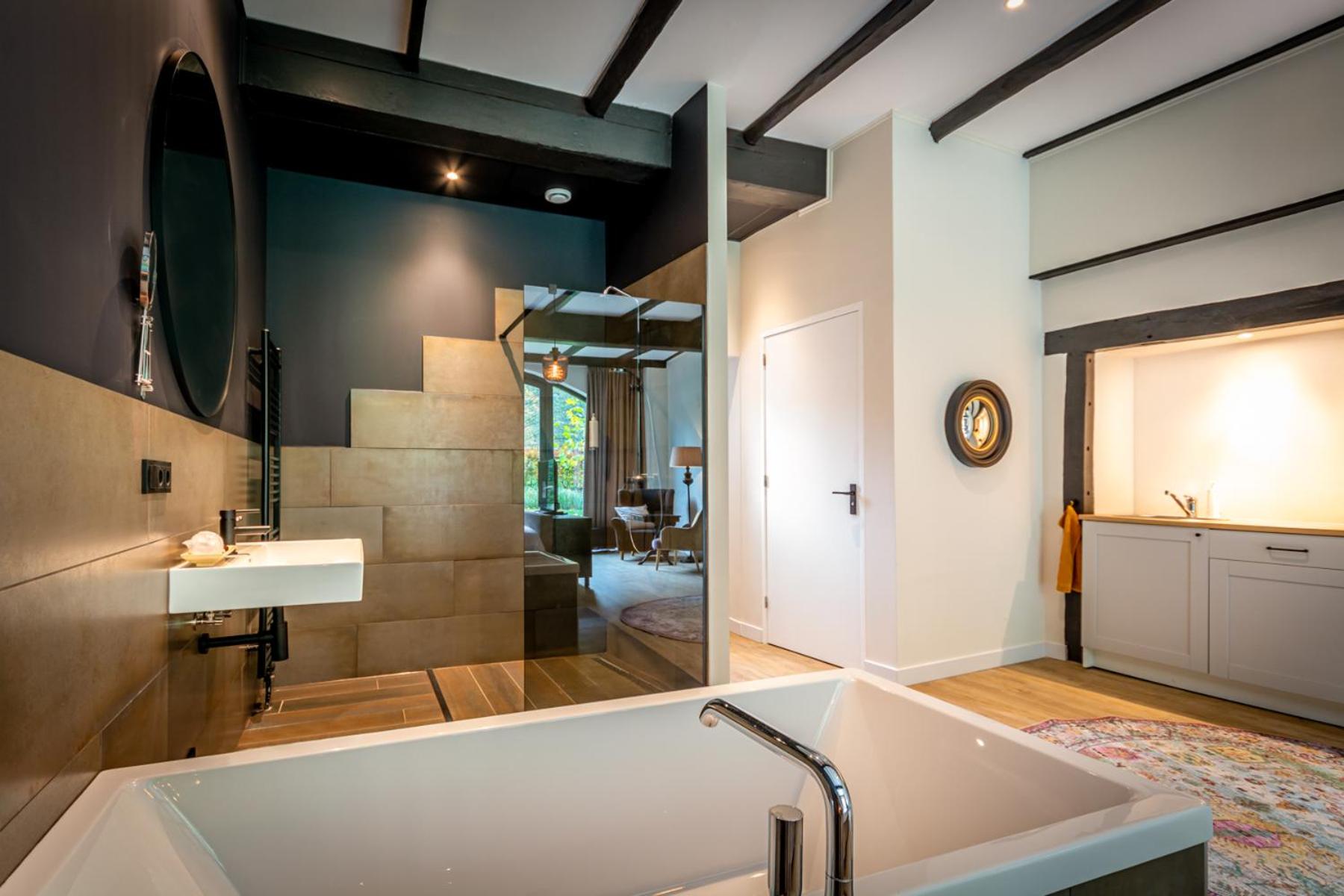 Superior Suite - Photo 2