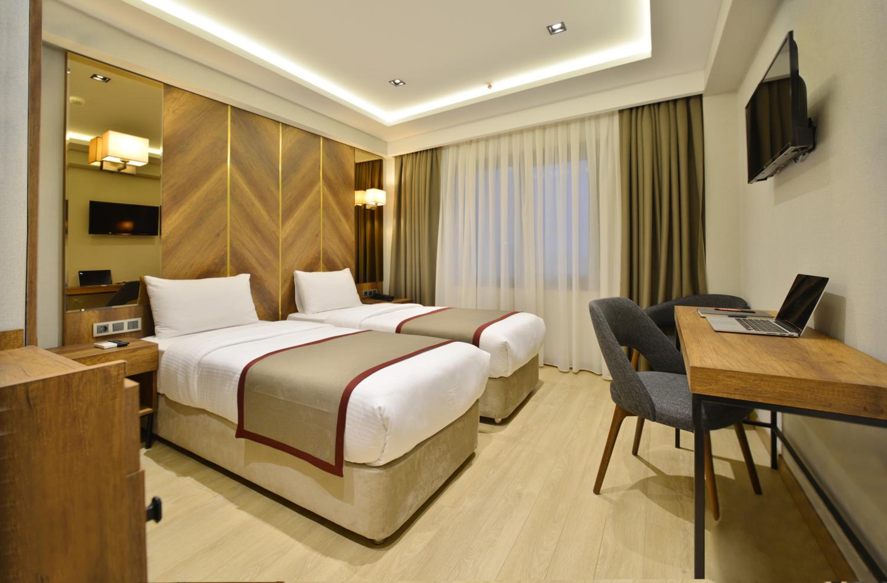 Standard Double or Twin Room photo 1