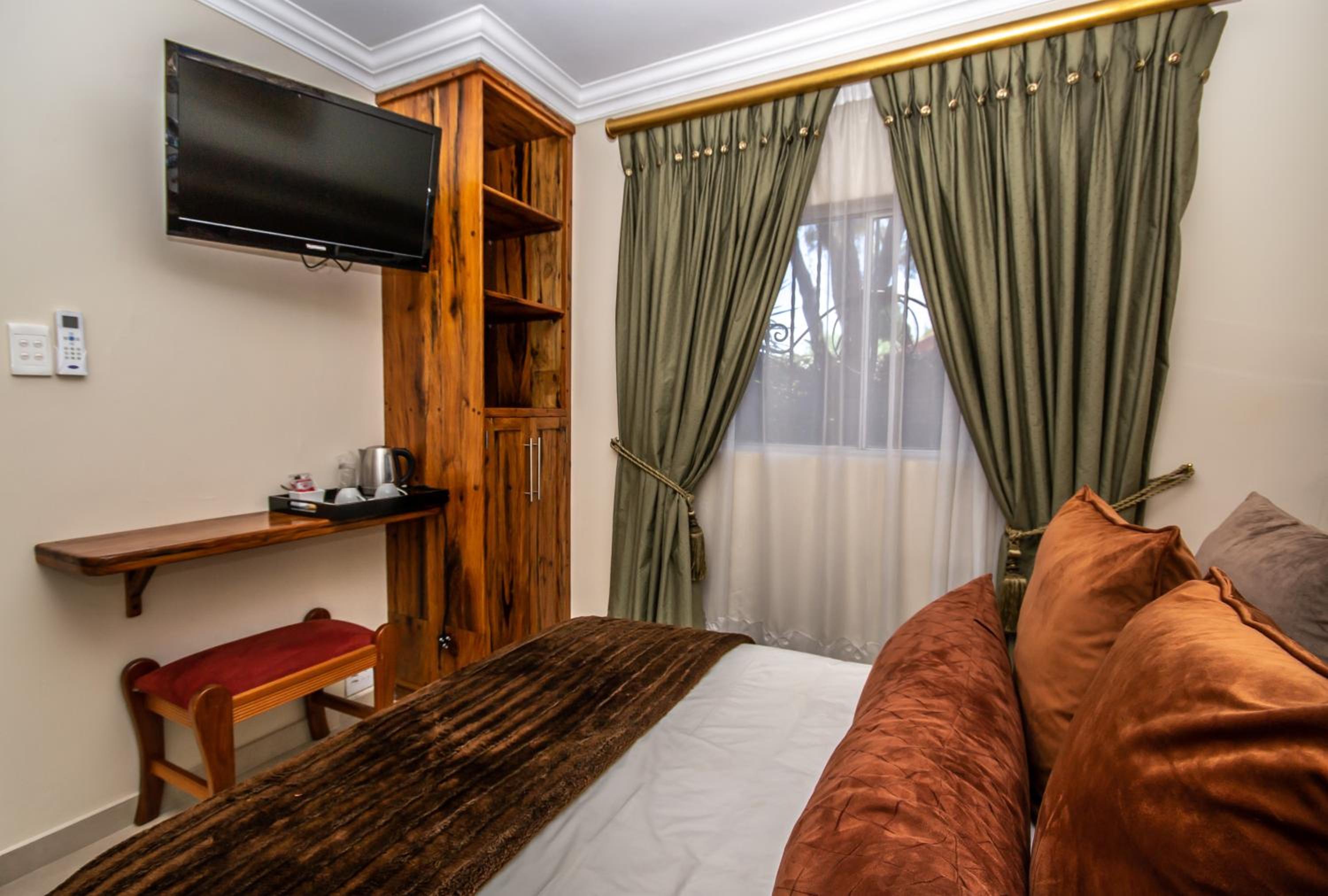 Single Room photo 2