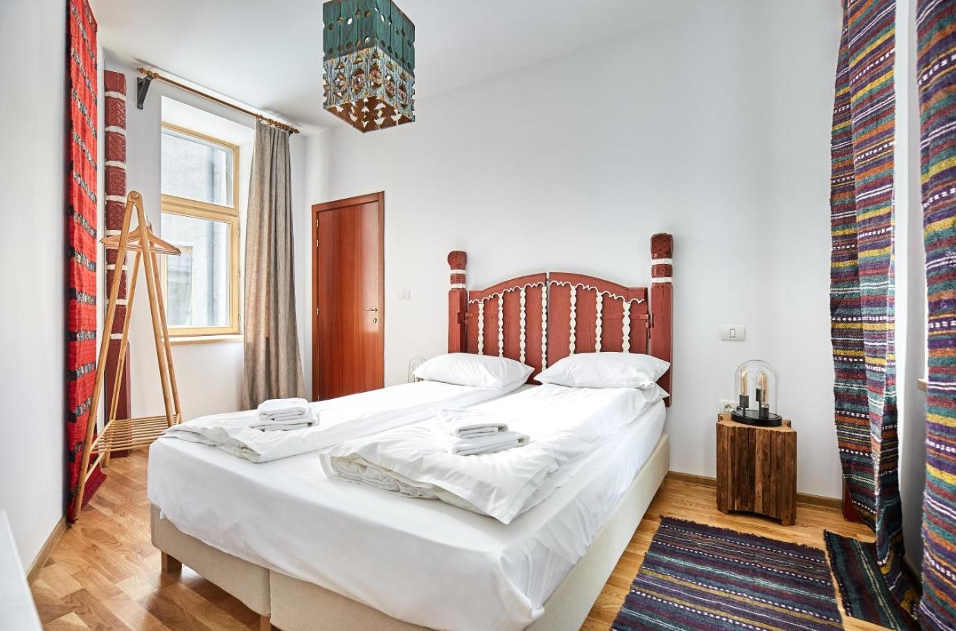 One-Bedroom Apartment - Photo 6