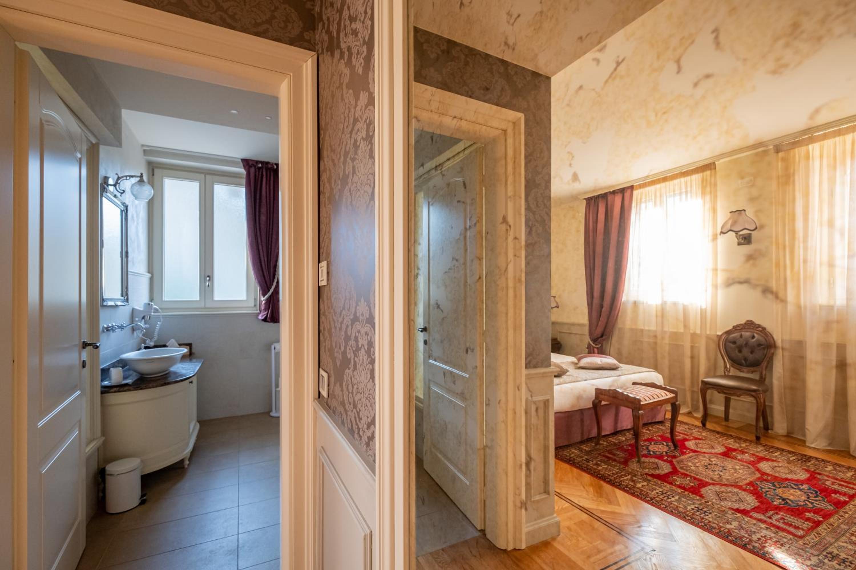 Superior Double Room - Photo 10