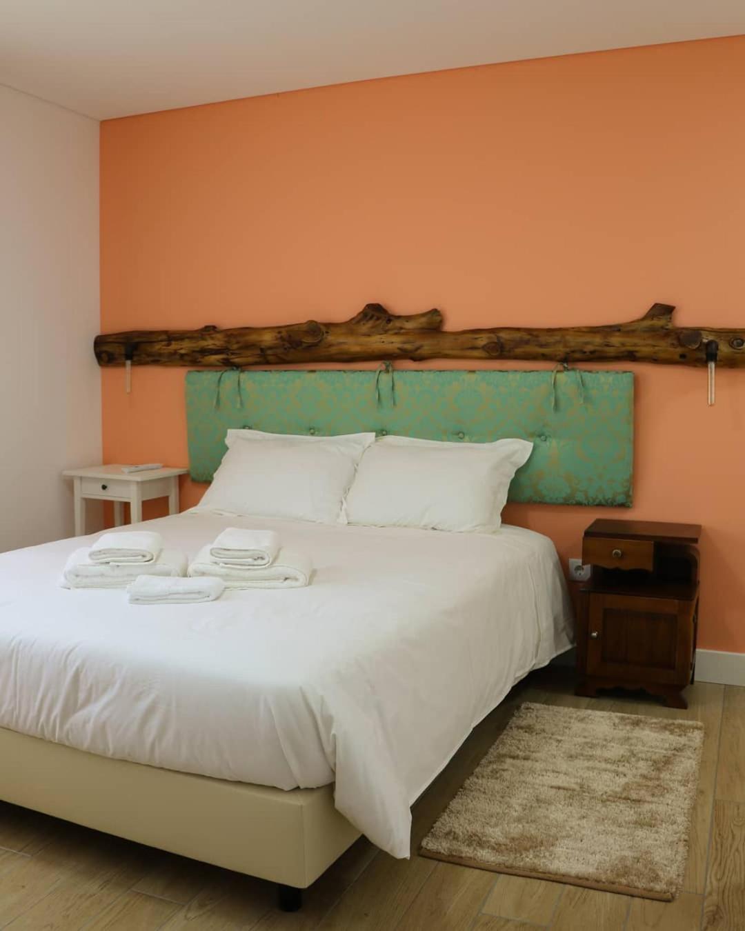 Deluxe Room (2 Adults + 1 Child) - Photo 2