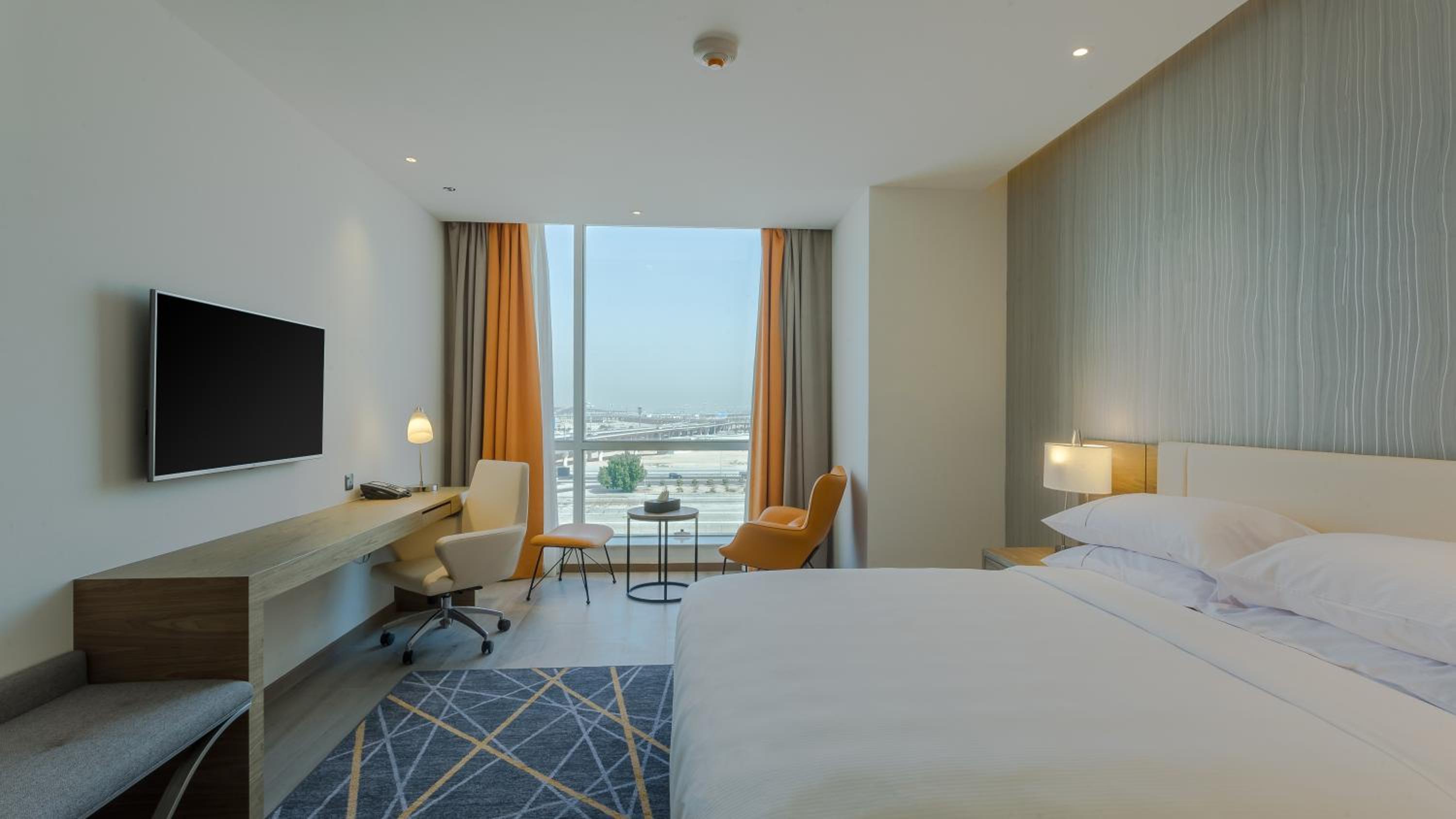 Standard King Room - Photo 7