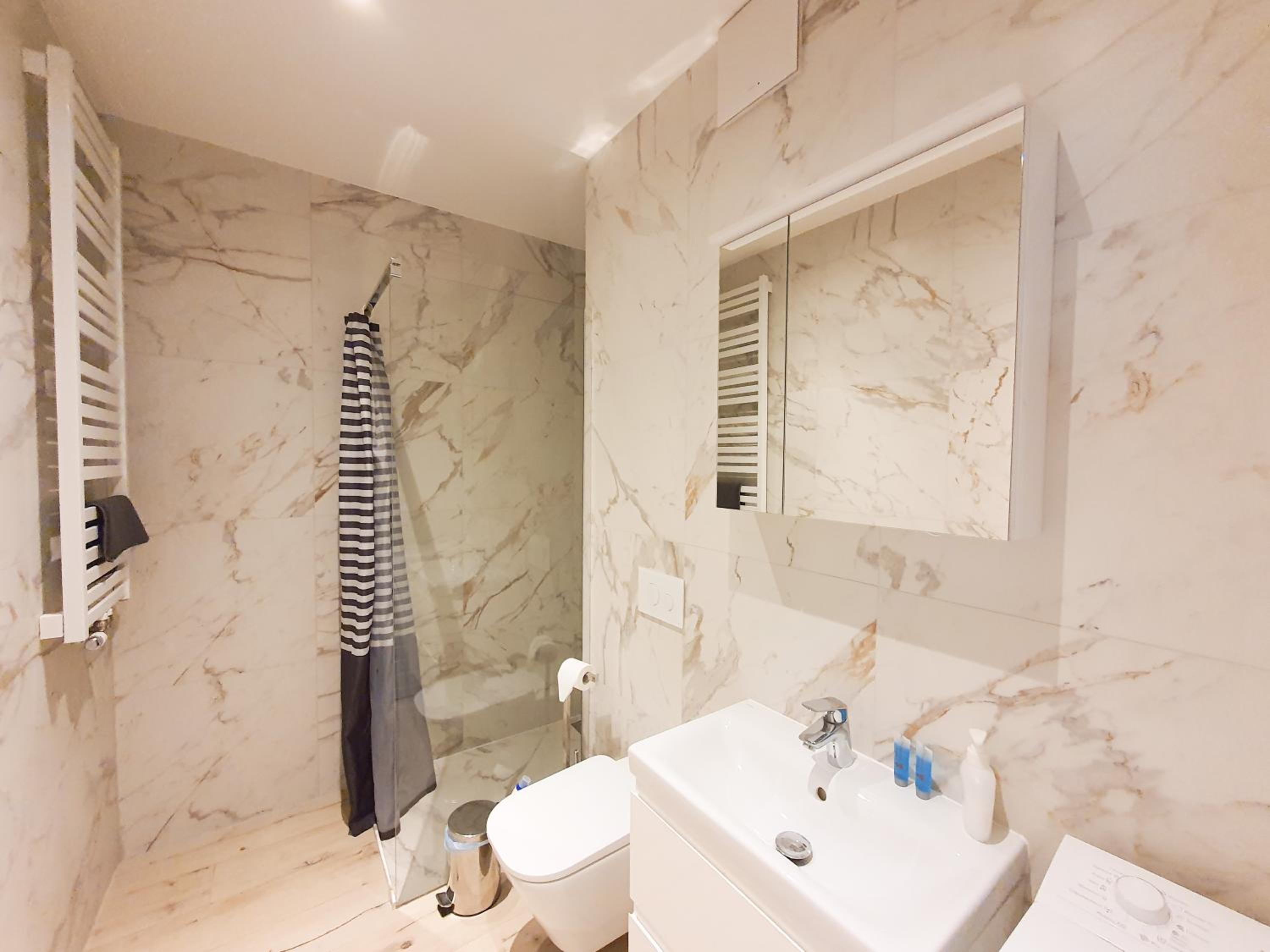 Studio Apartment - Photo 41