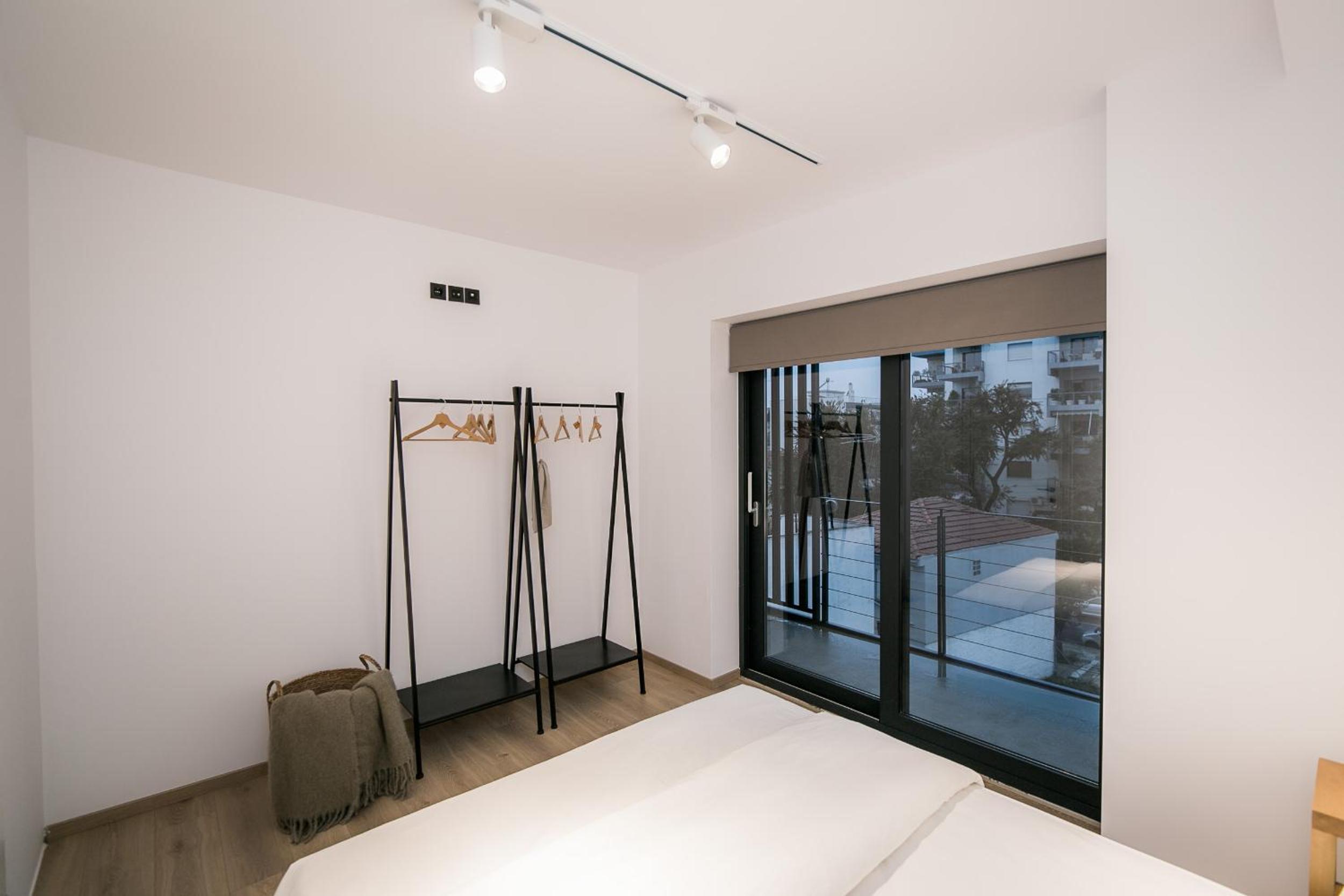 One-Bedroom Apartment - Photo 4