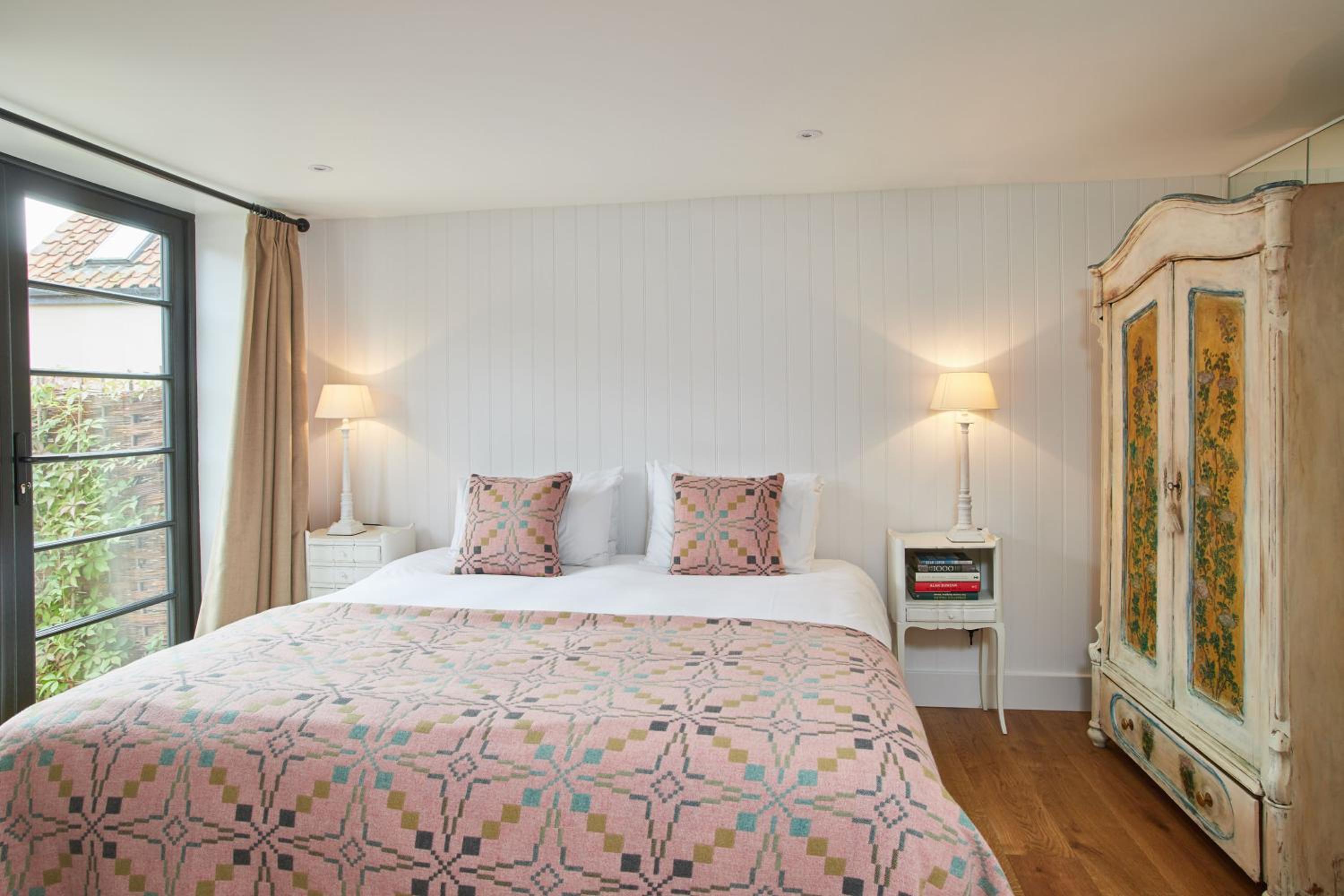 One-Bedroom House photo 2