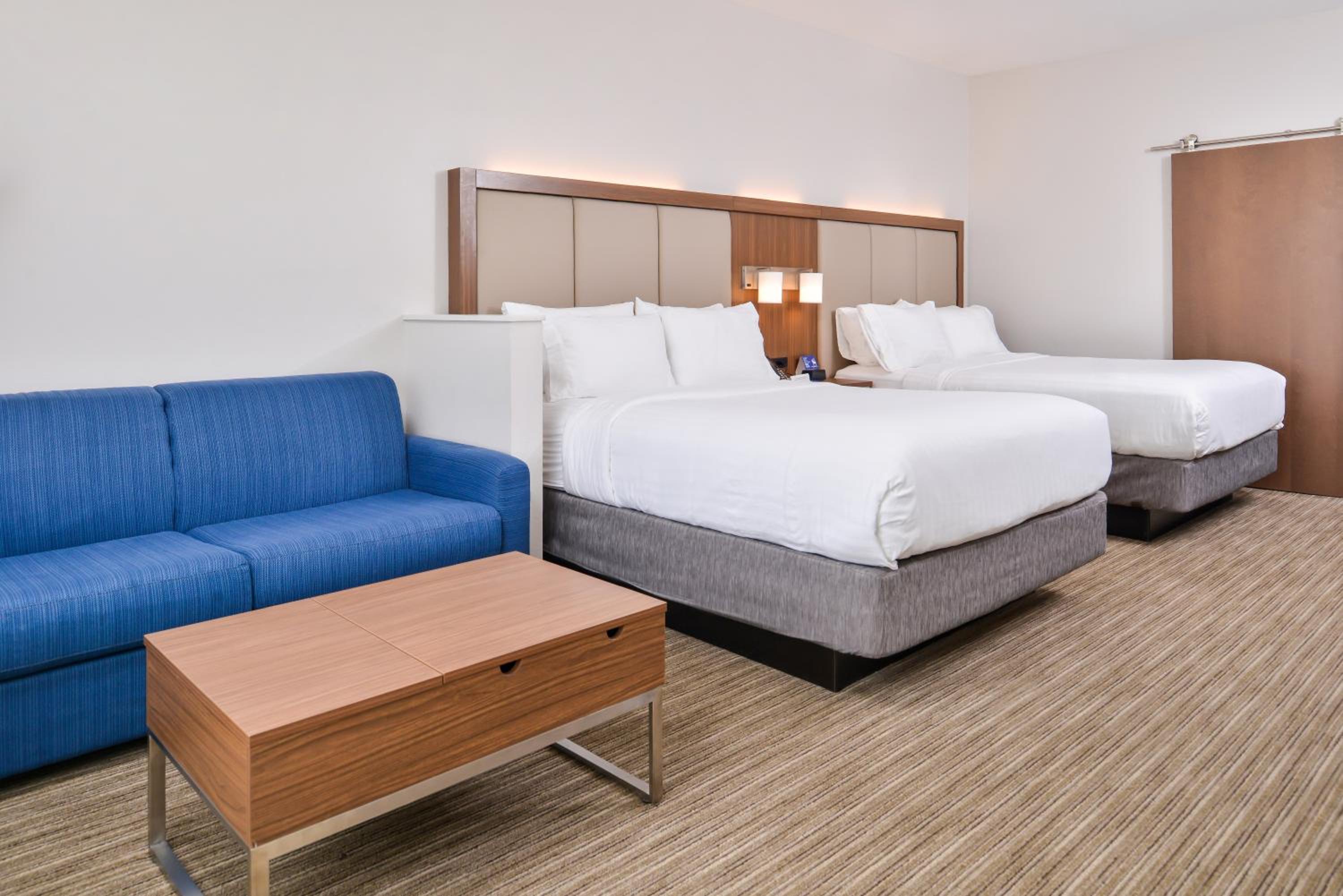 Suite with Two Beds - Non-Smoking photo 2