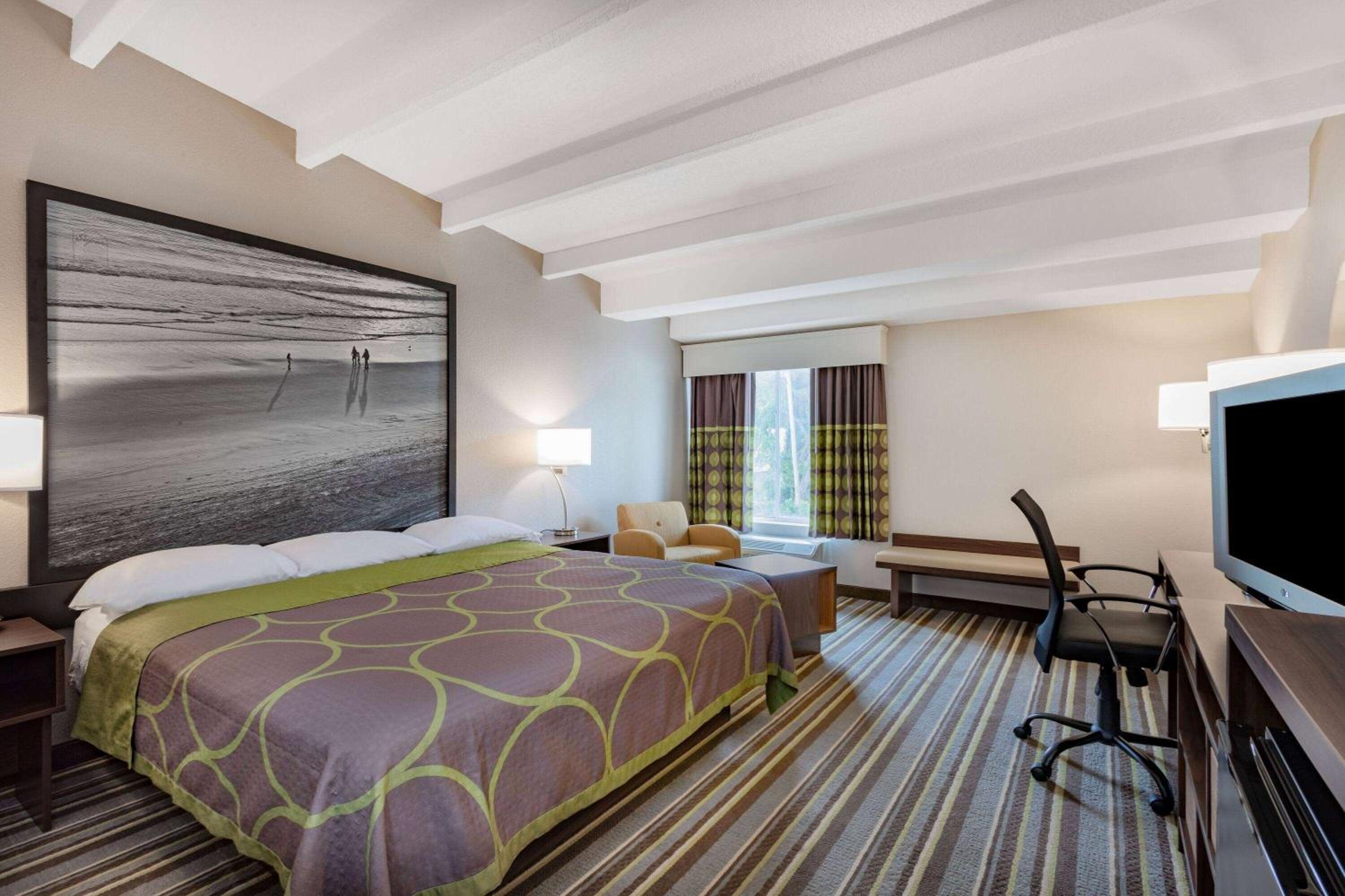 King Room - Non-Smoking - Photo 1