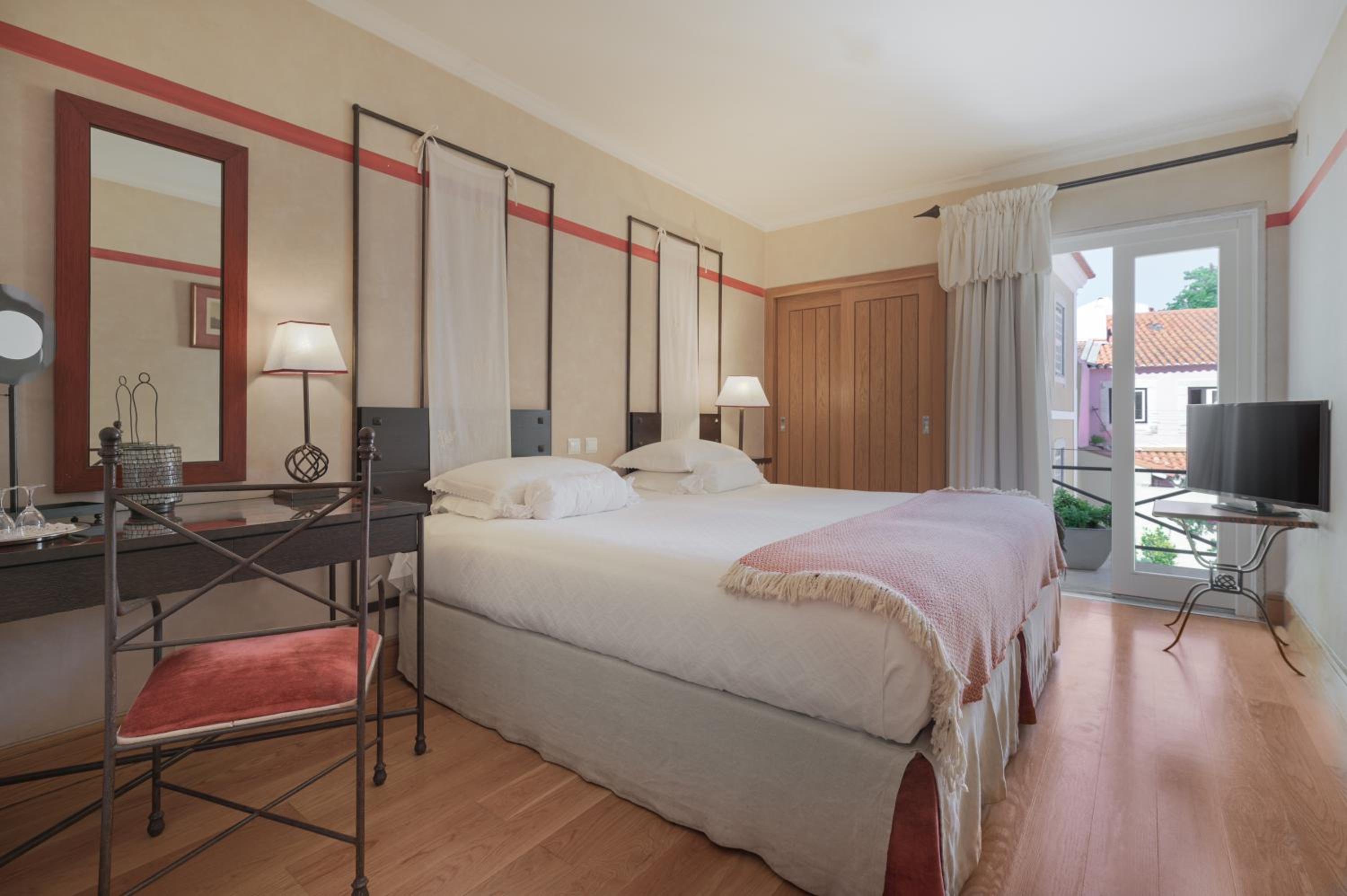Petite Castelo Room - Photo 2
