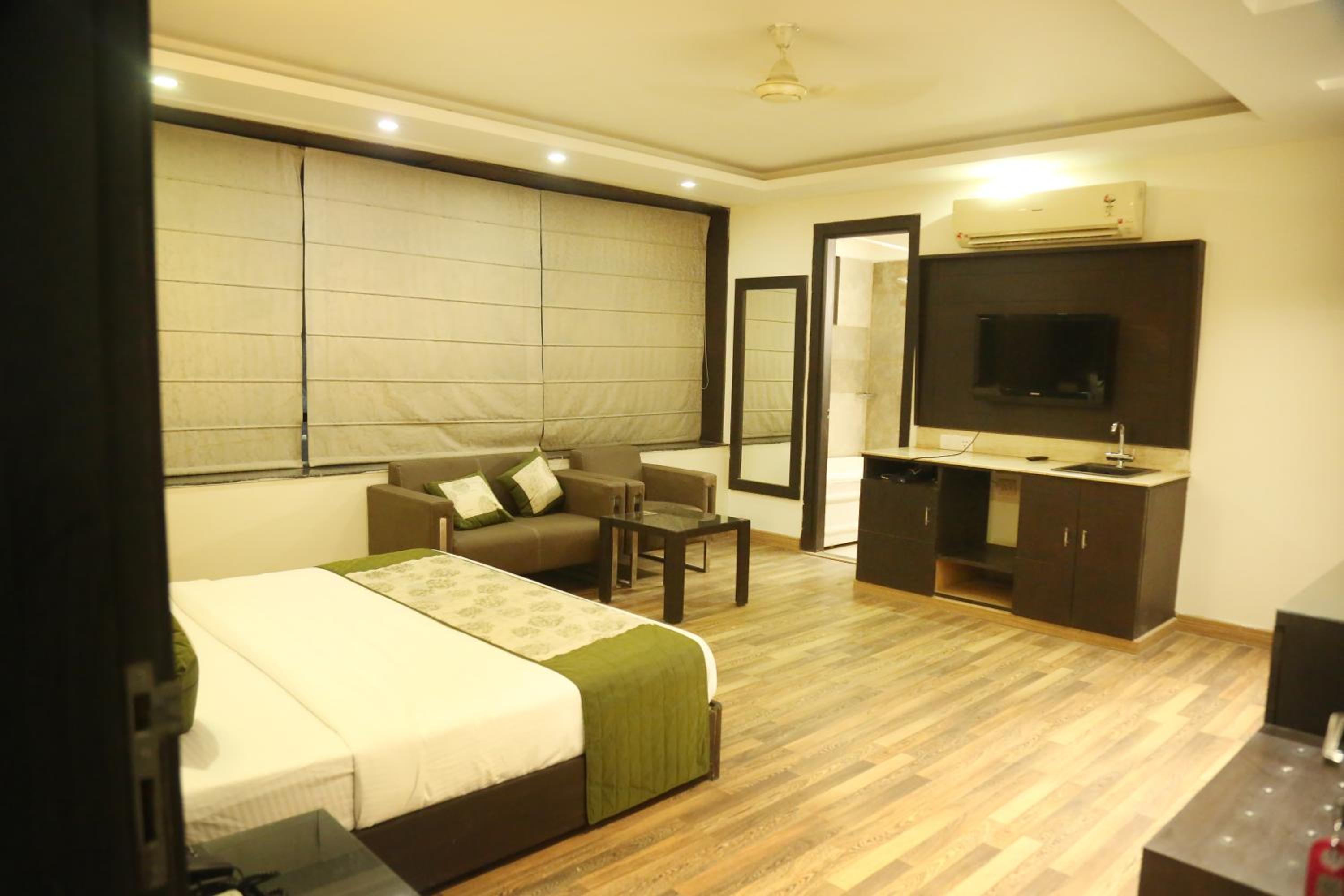 Deluxe Double Room photo 2