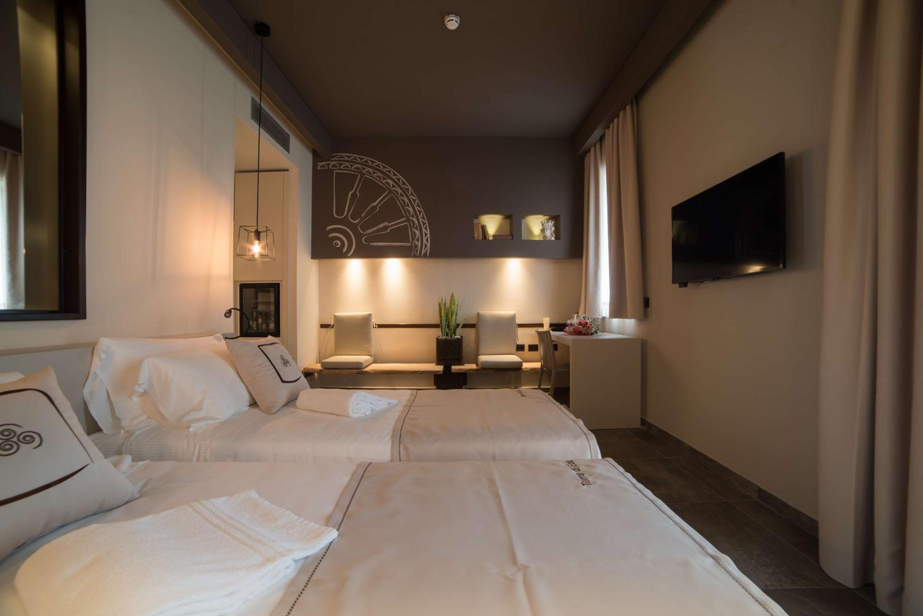 Superior Queen Room with Sea View - Photo 17
