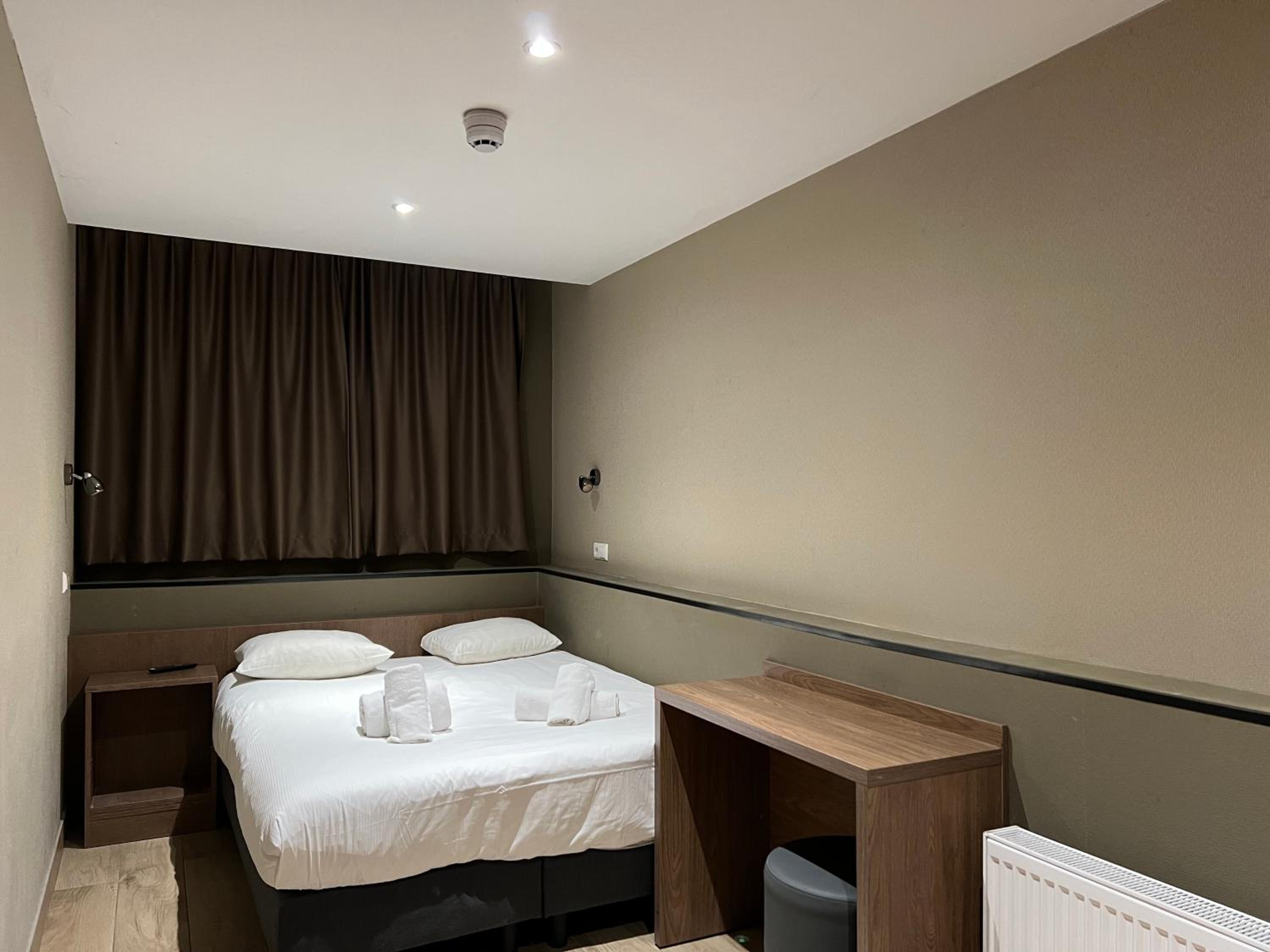 Double Room - Basement thumbnail 5