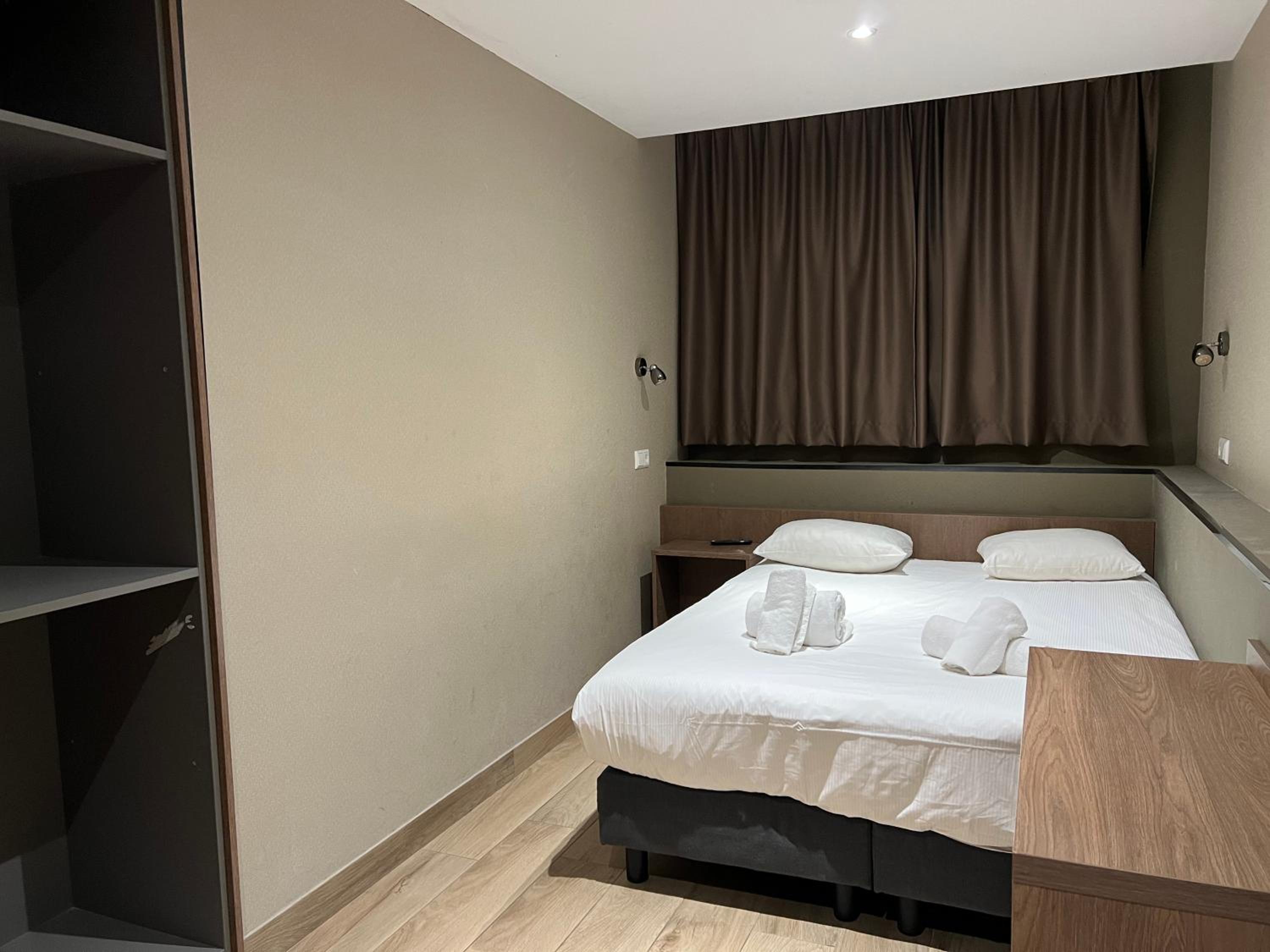 Double Room - Basement thumbnail 6