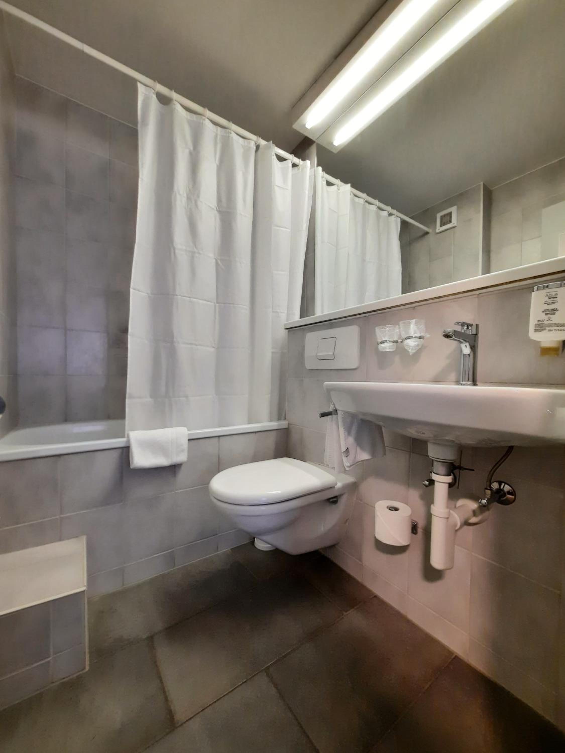 Standard Twin Room (16 - 18m2) photo 2