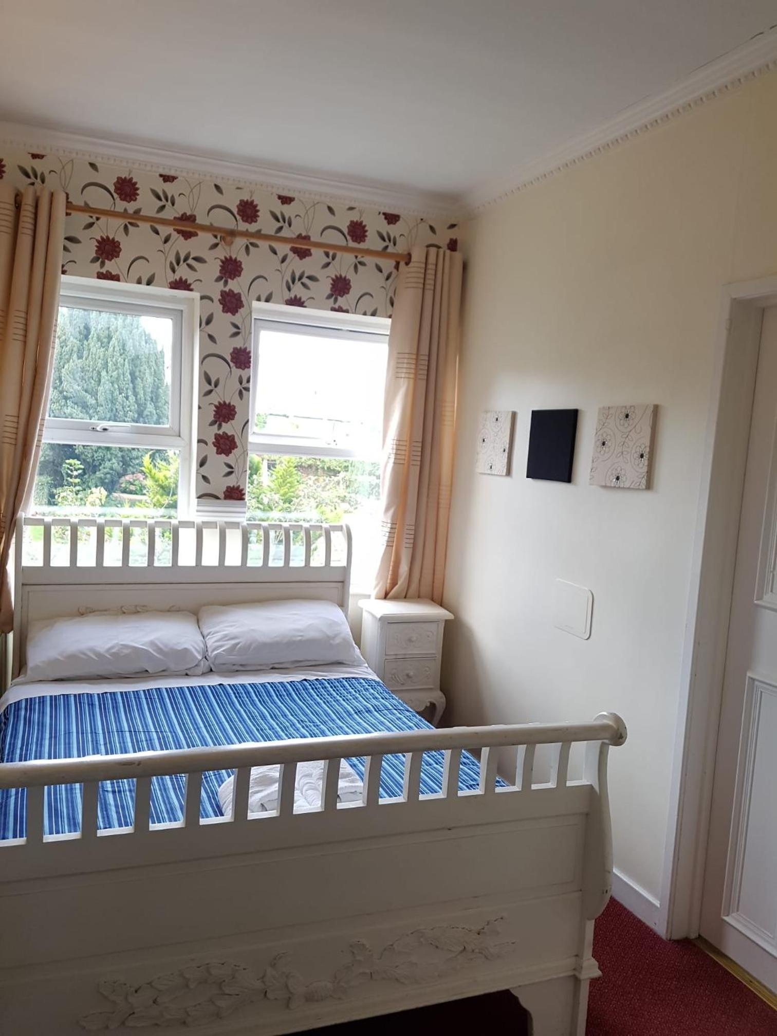Standard Double Room - Photo 3