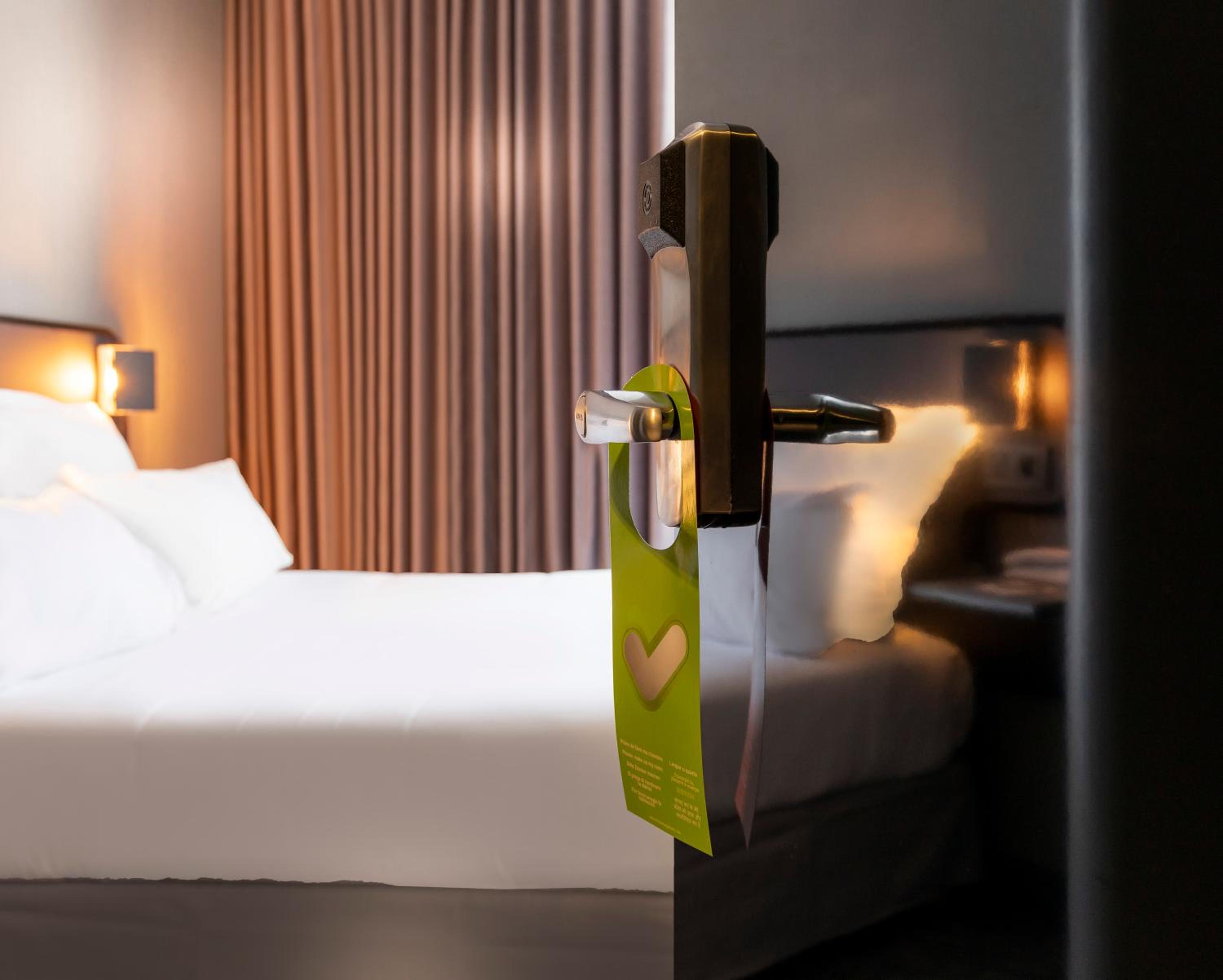 Comfort Room thumbnail 6