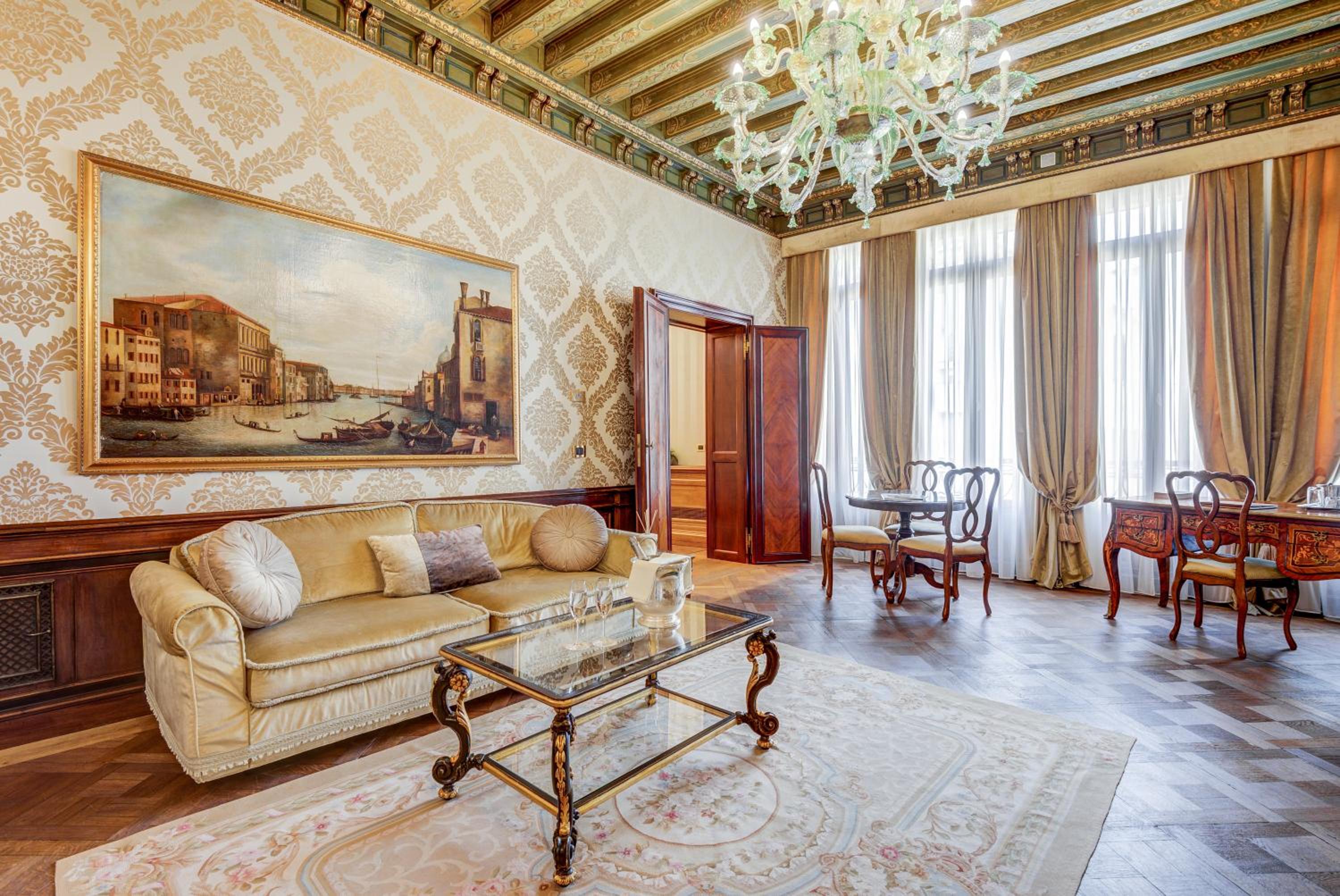 Suite with Canal View photo 1