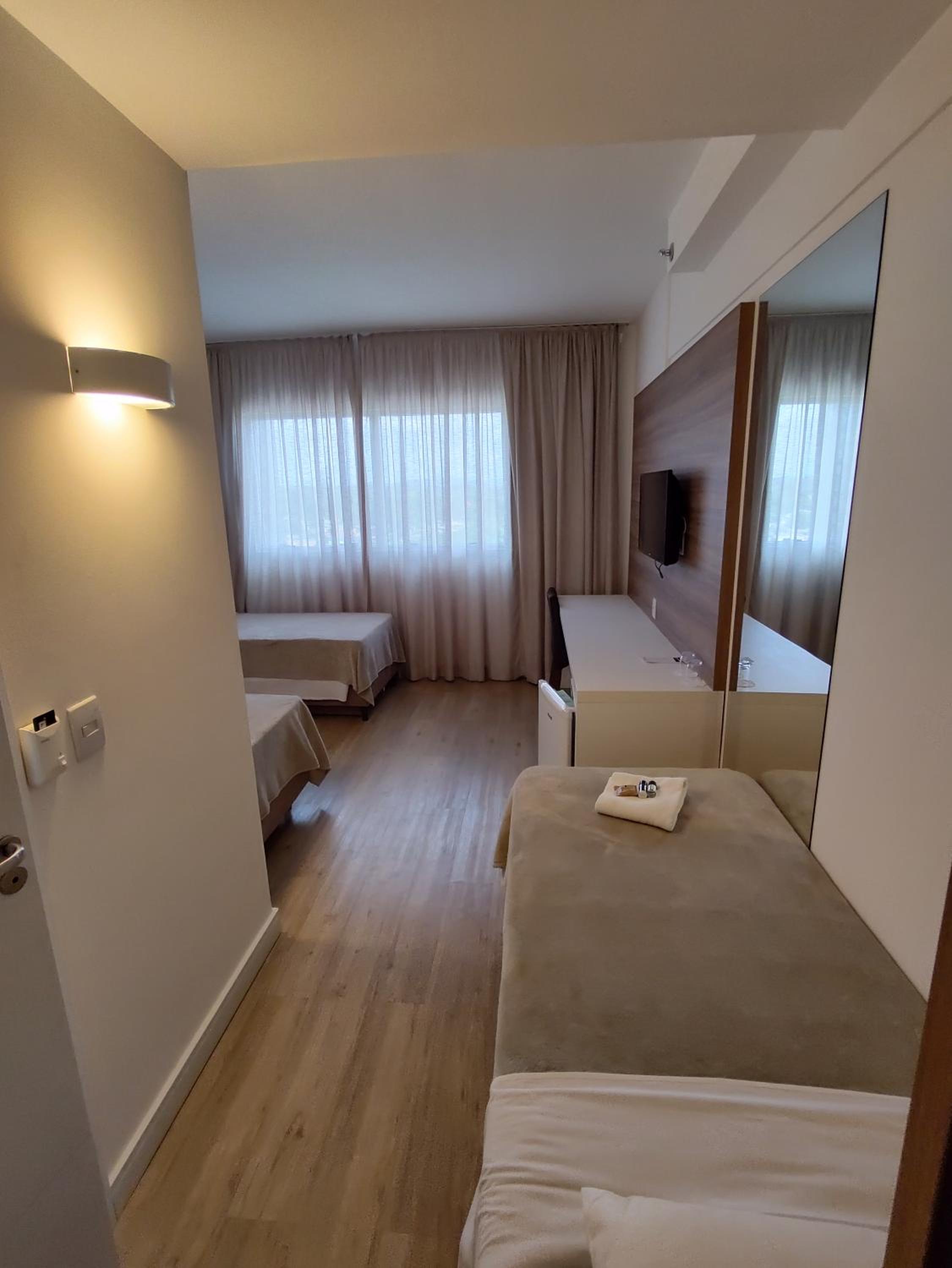 Standard PwD Disability Access Triple - 3 Single Beds photo 3