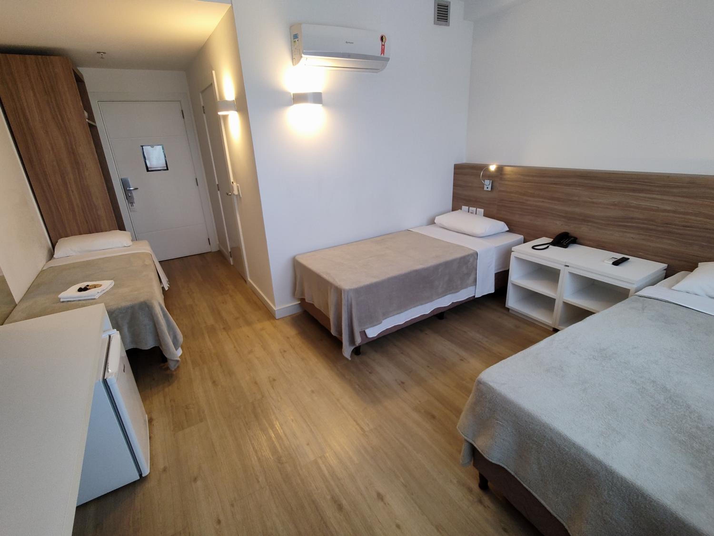 Standard PwD Disability Access Triple - 3 Single Beds photo 1