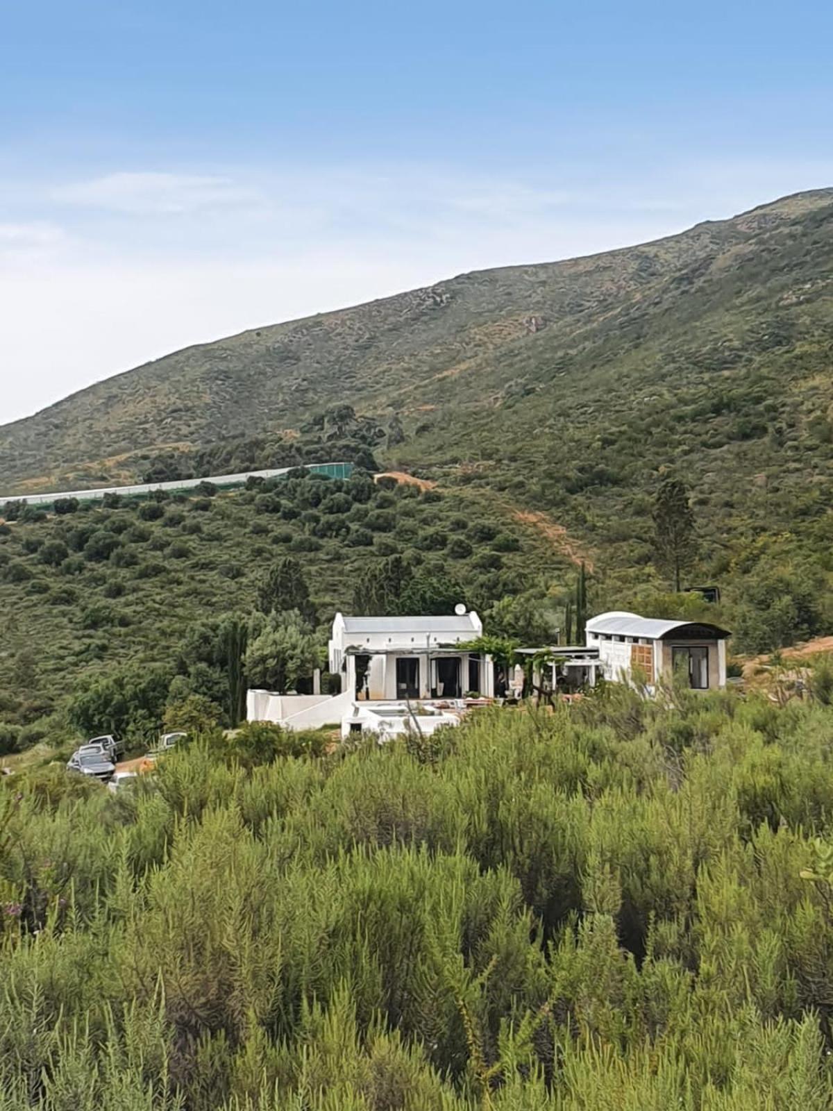 Villa photo 2