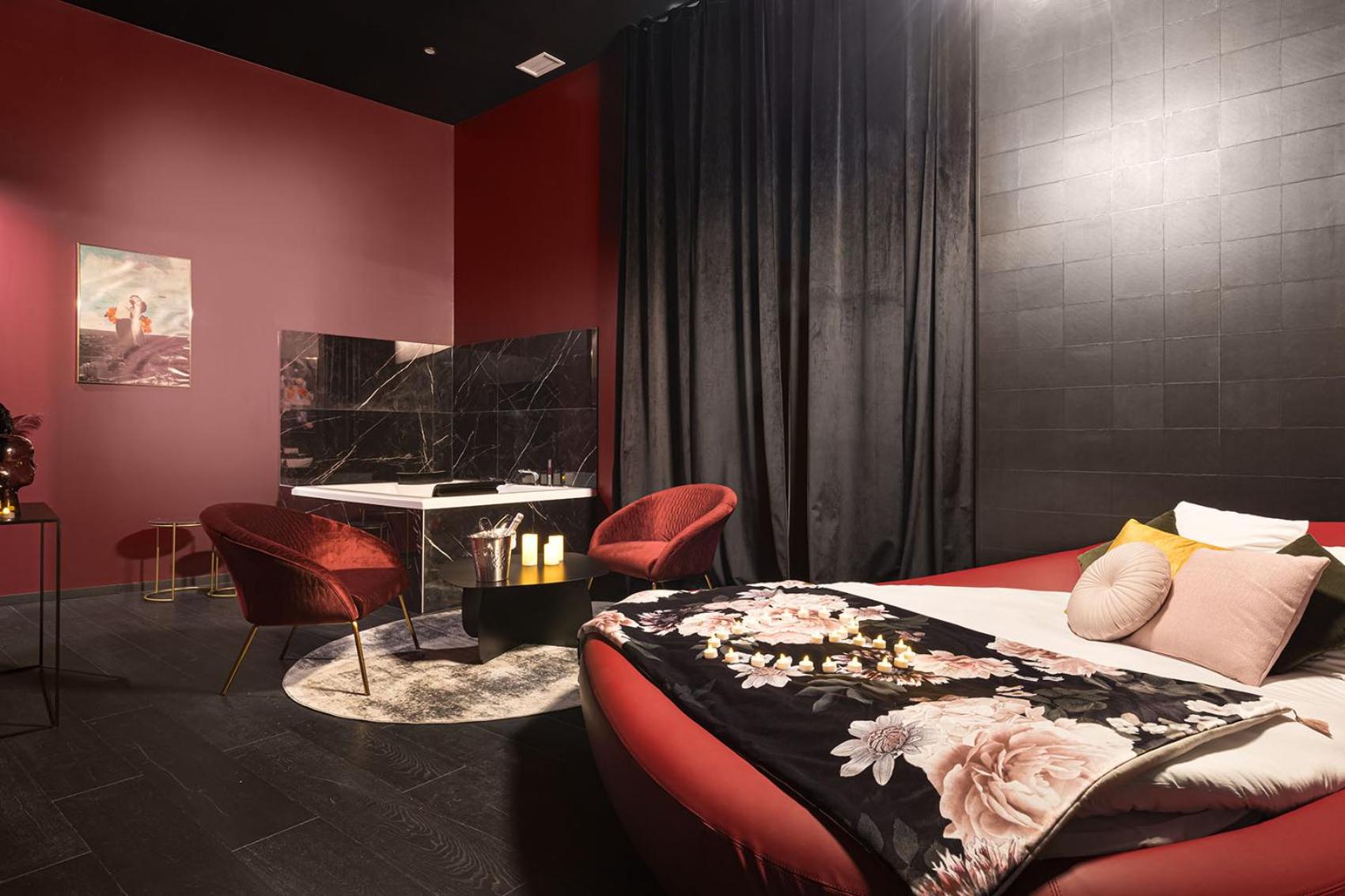 Suite with Spa Bath photo 1